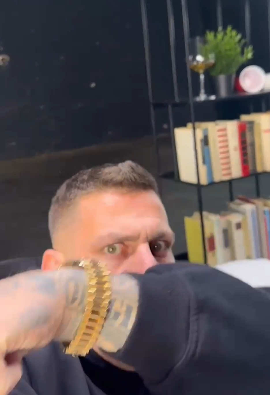 @GZUZ