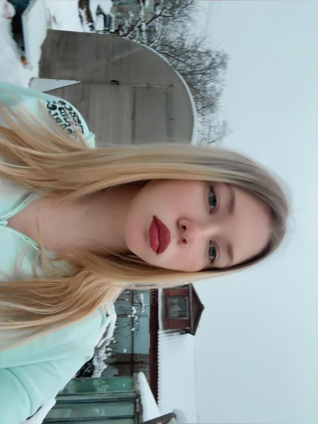 @Anechka 𝓑𝓵𝓸𝓷𝓭𝓲𝓷𝓴𝓪🎀