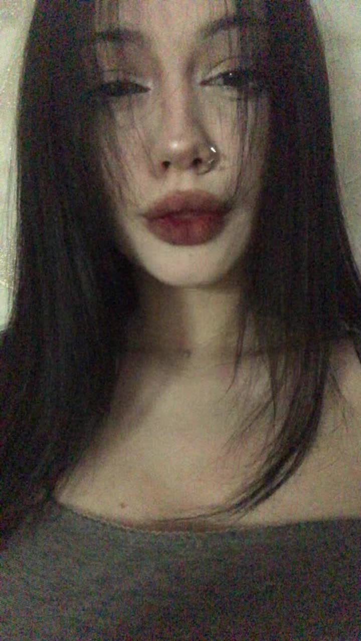 @настя хенни