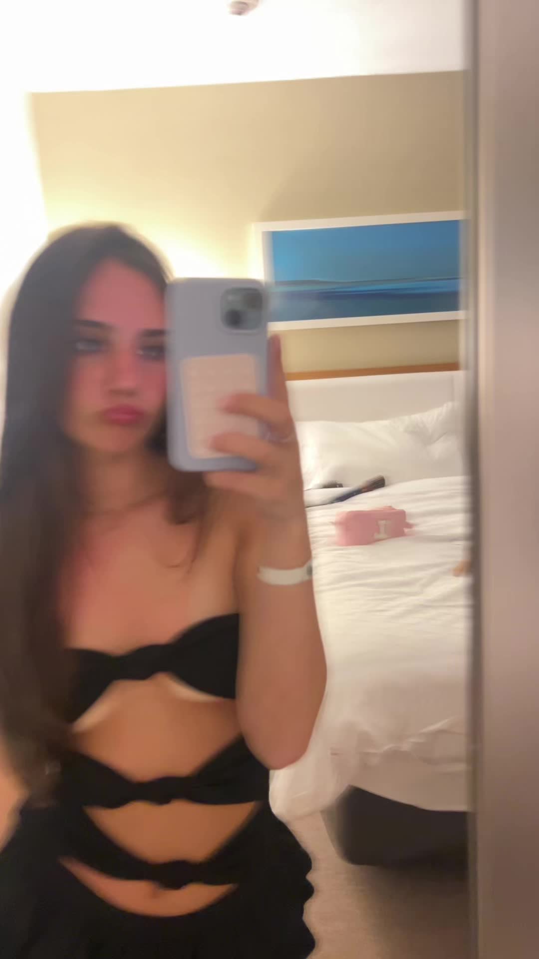 @ellie biscardi