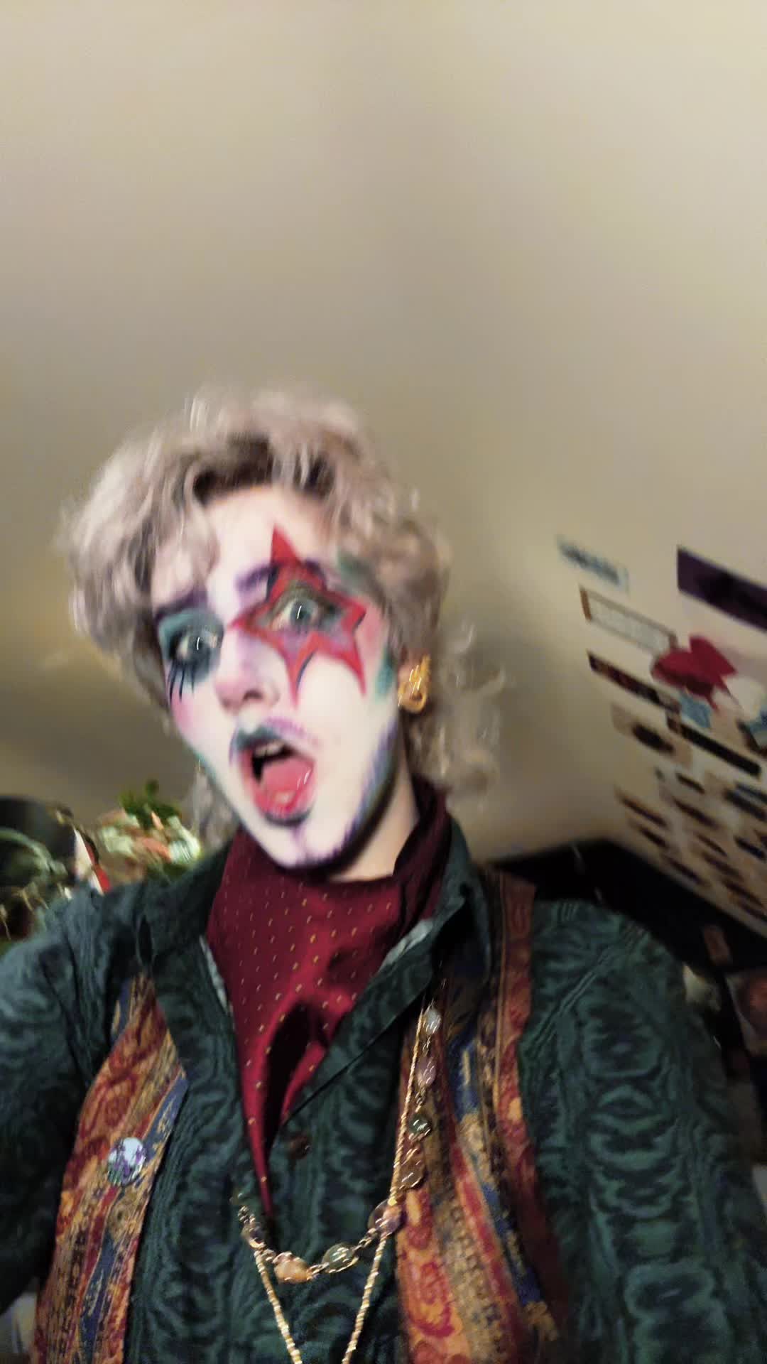 @Elo /🌀📼/🌕🐁/🌈🌴/🍋😈/🪲
