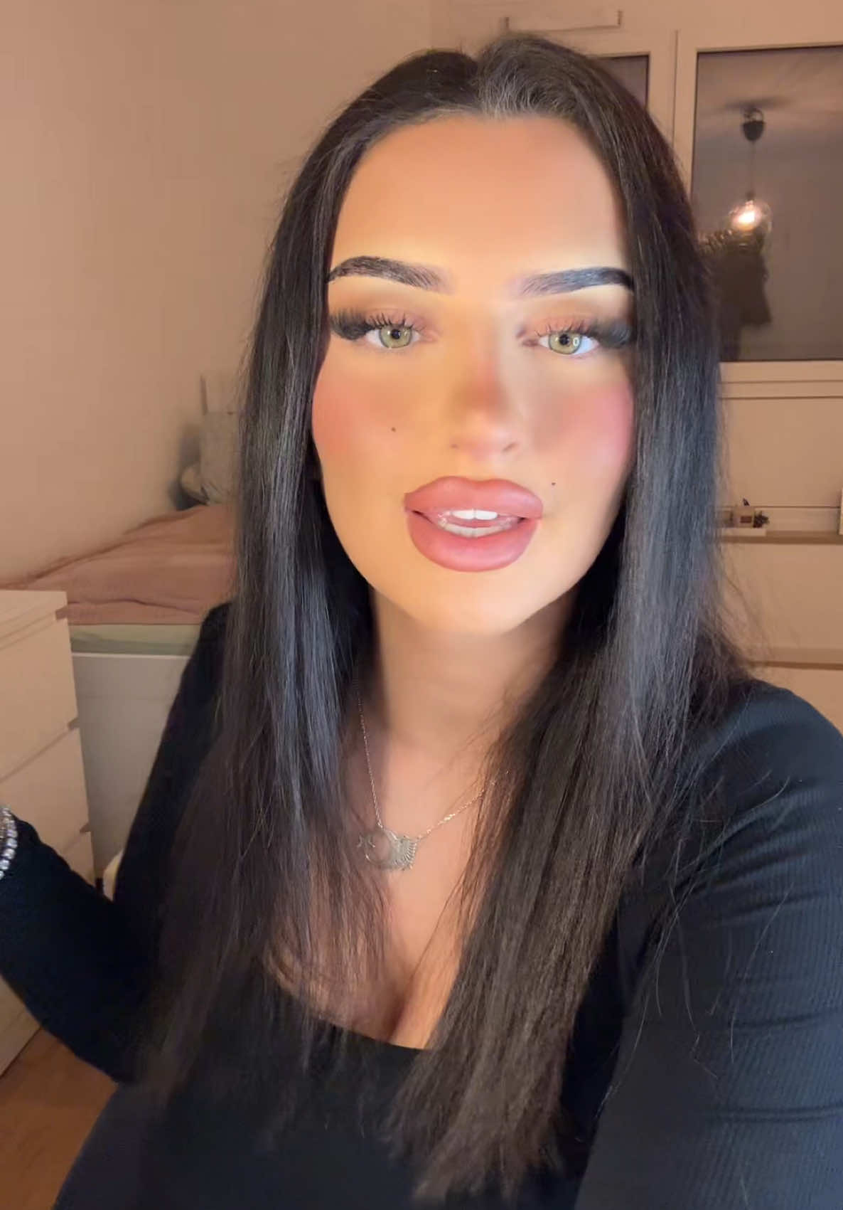 @𝒮