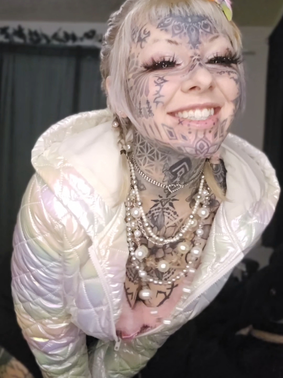 @𝔳𝔦𝔭𝔢𝔯𝔨𝔦𝔱𝔱𝔶𝔤𝔬𝔯𝔢