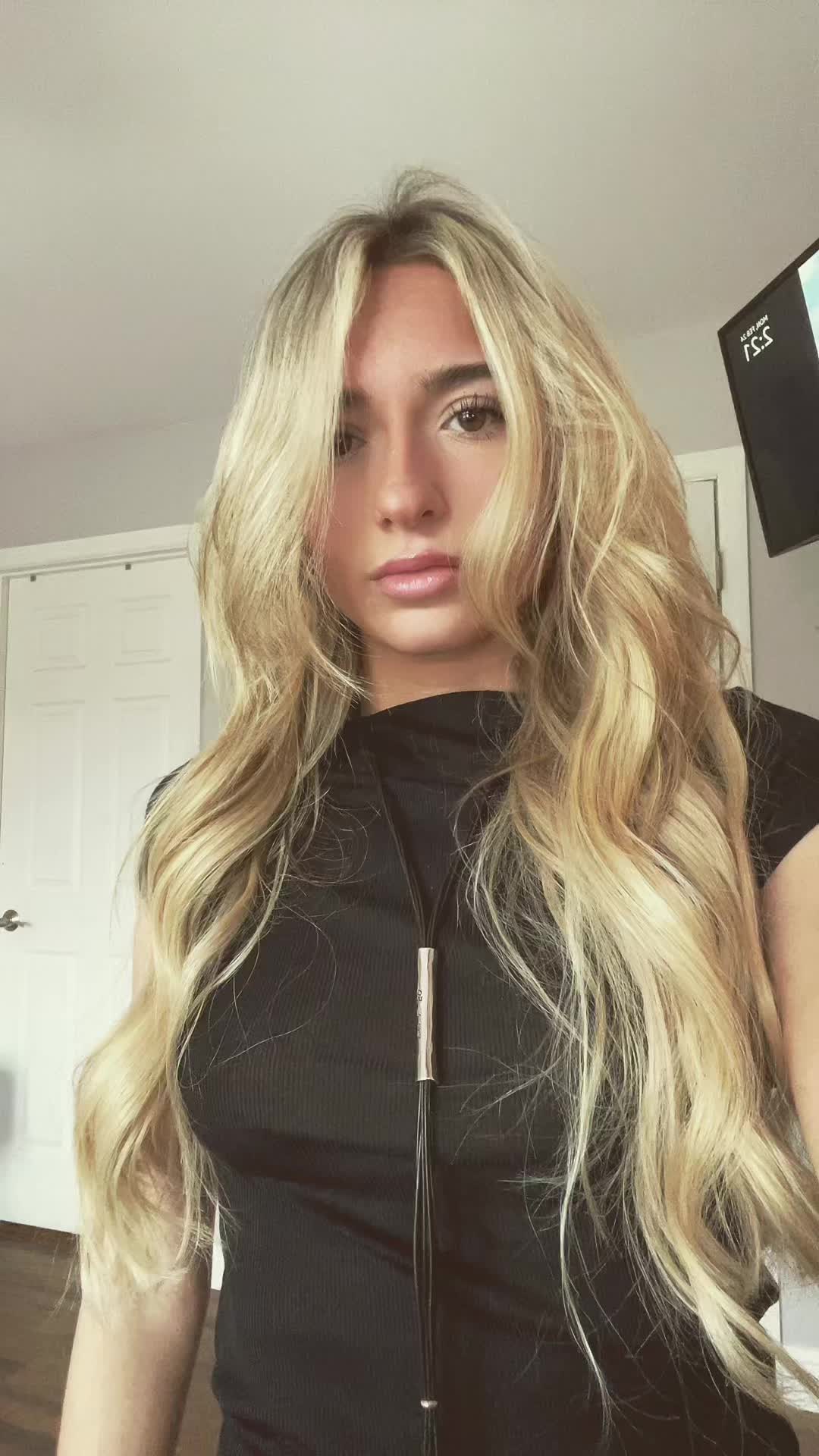 @bella
