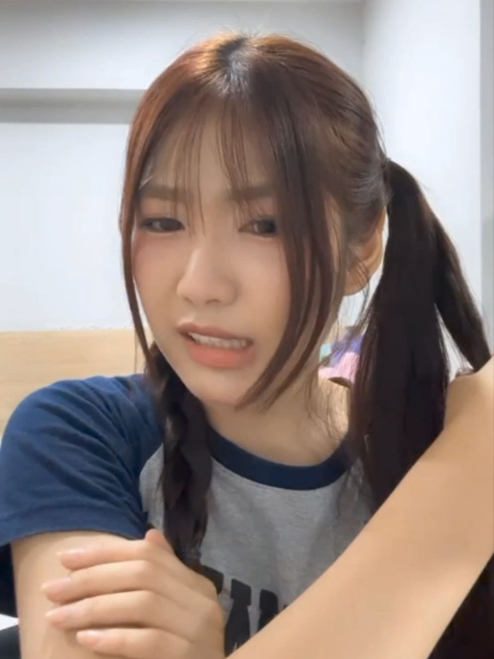 @T
