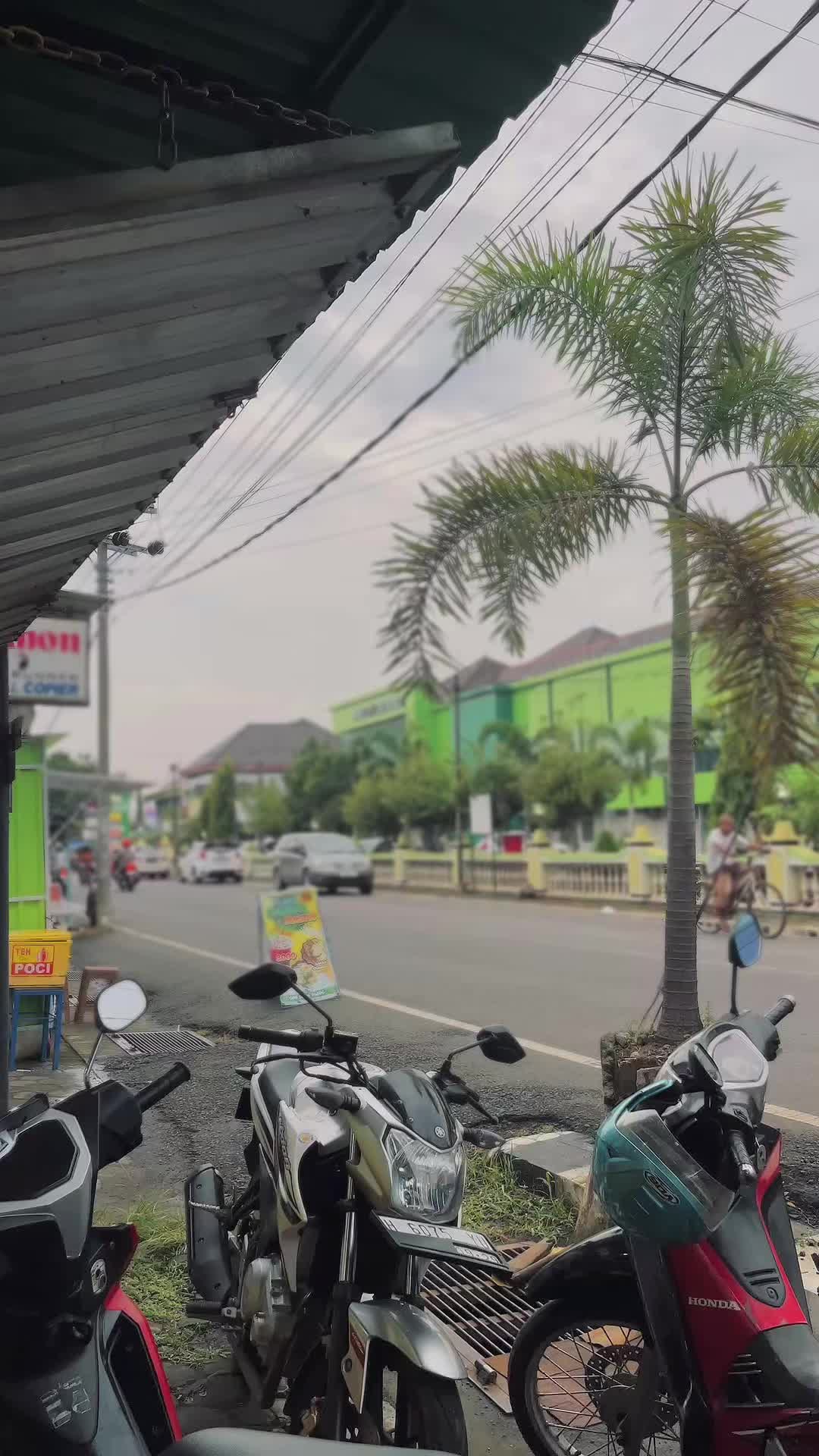@Putriyusast
