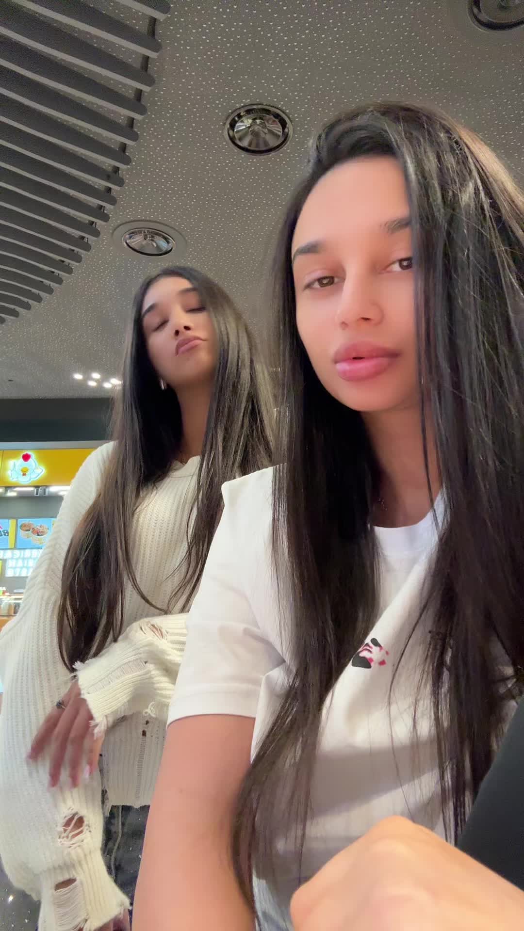 @AlinaAly