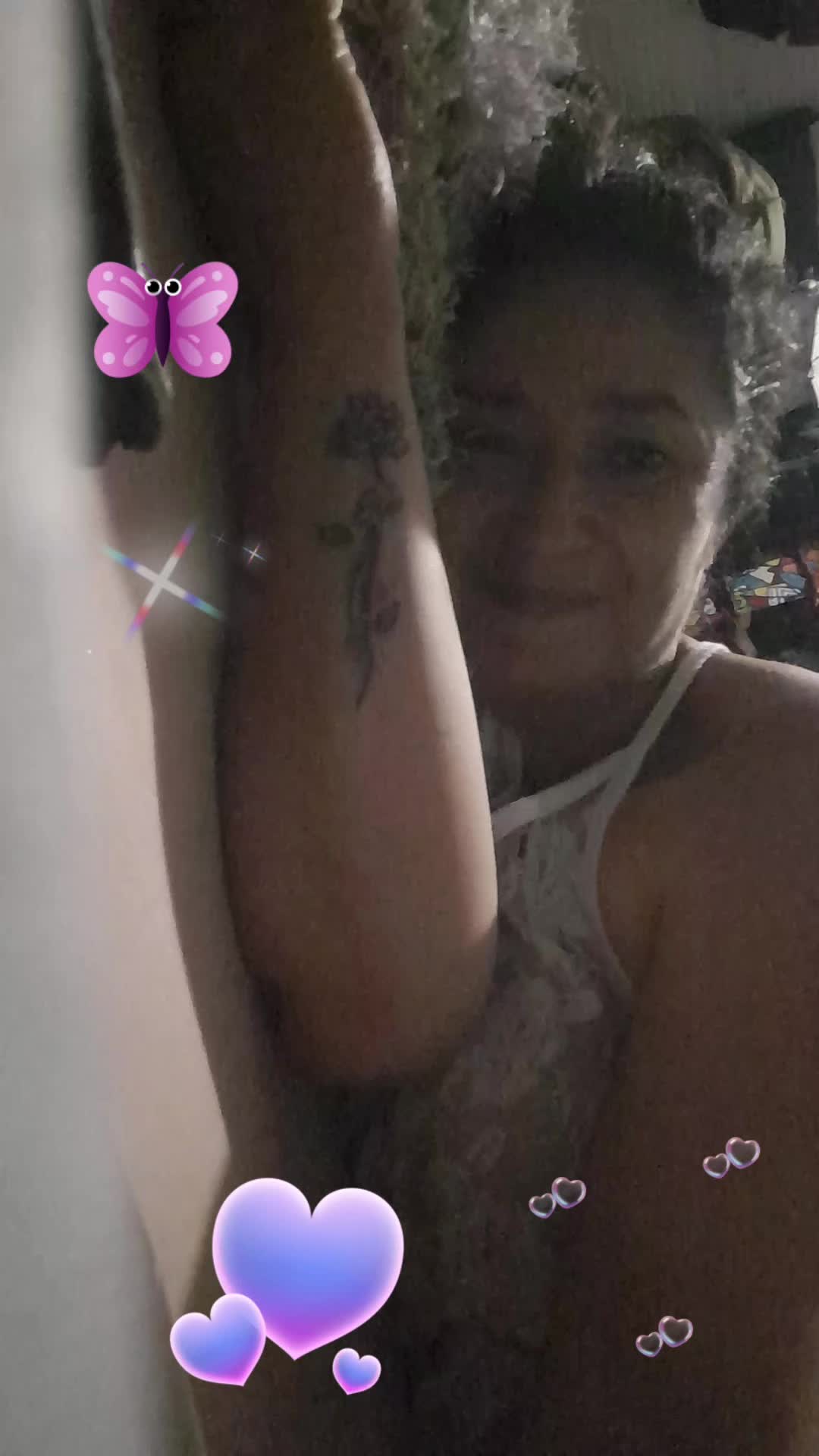 @erika_@&radic;b&copy;/