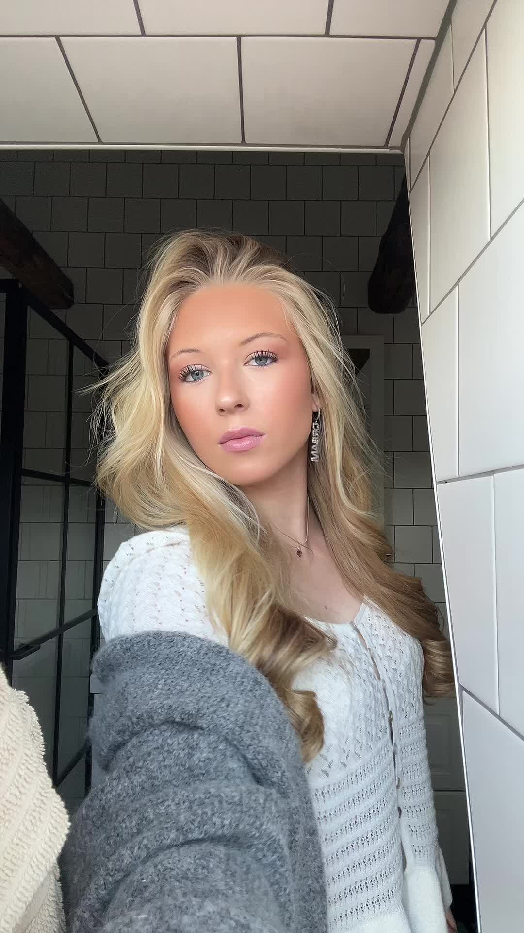 @Lo