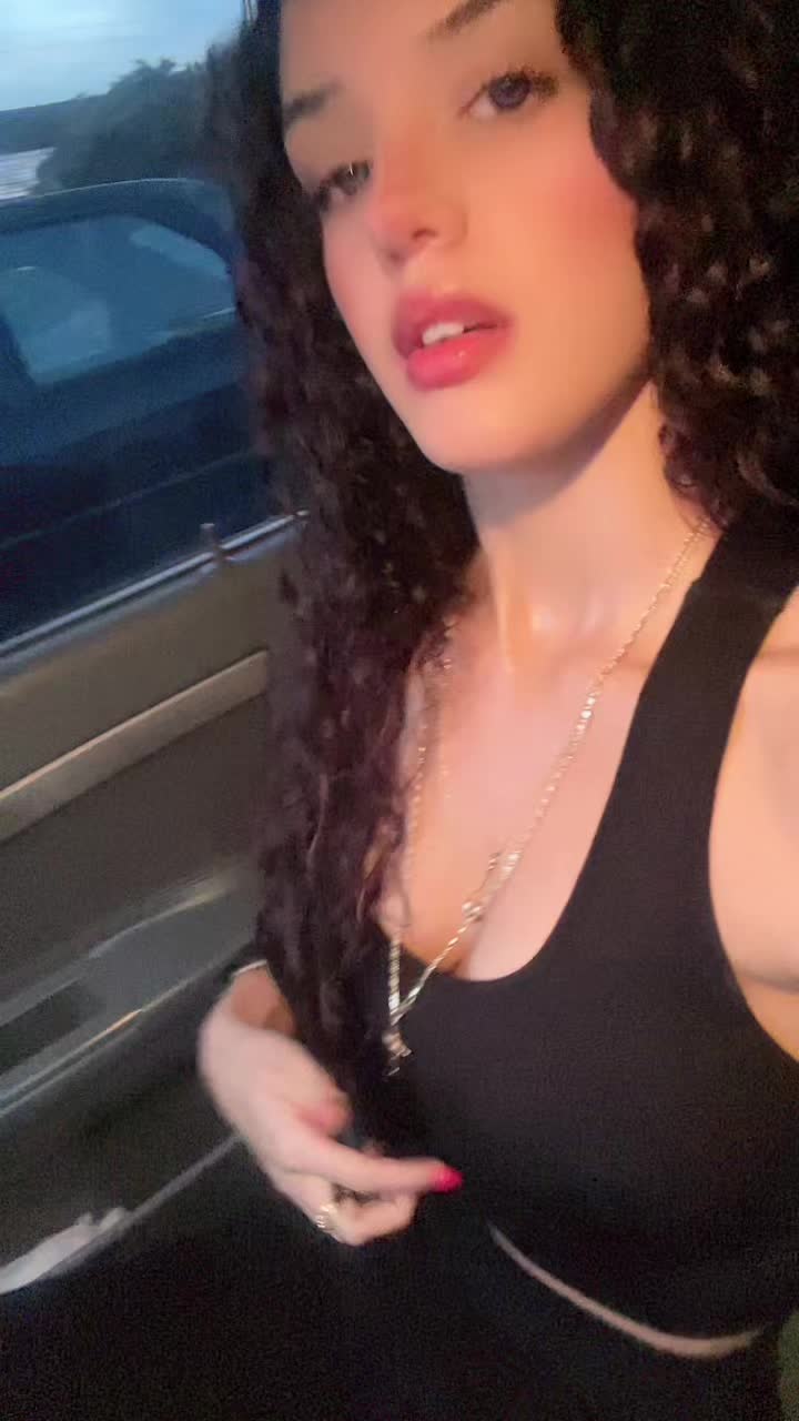 @BRIGITTE PAZ🐝.