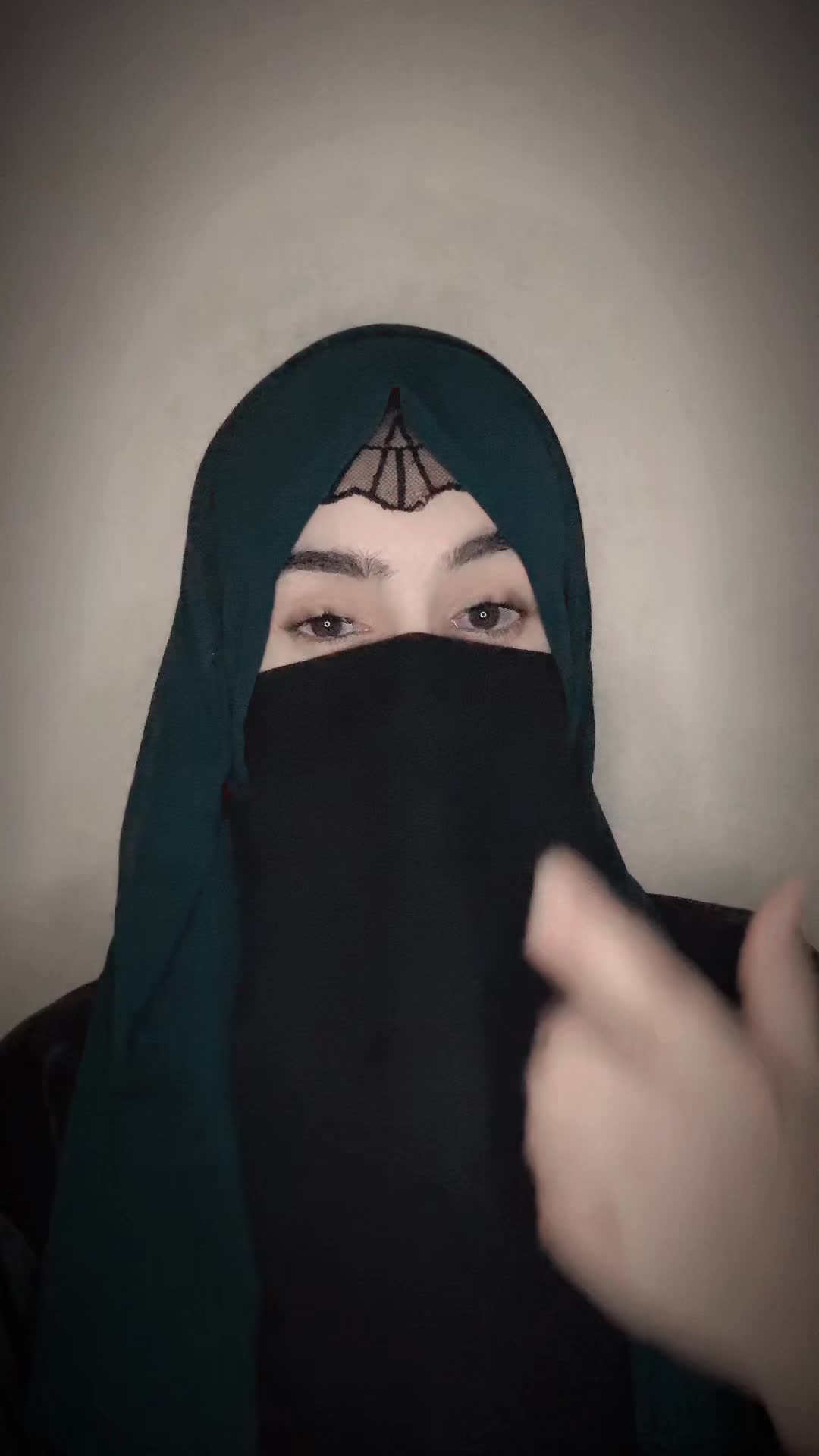 @𝘾𝙖𝙥𝙧𝙞𝙘𝙤𝙧𝙣♡