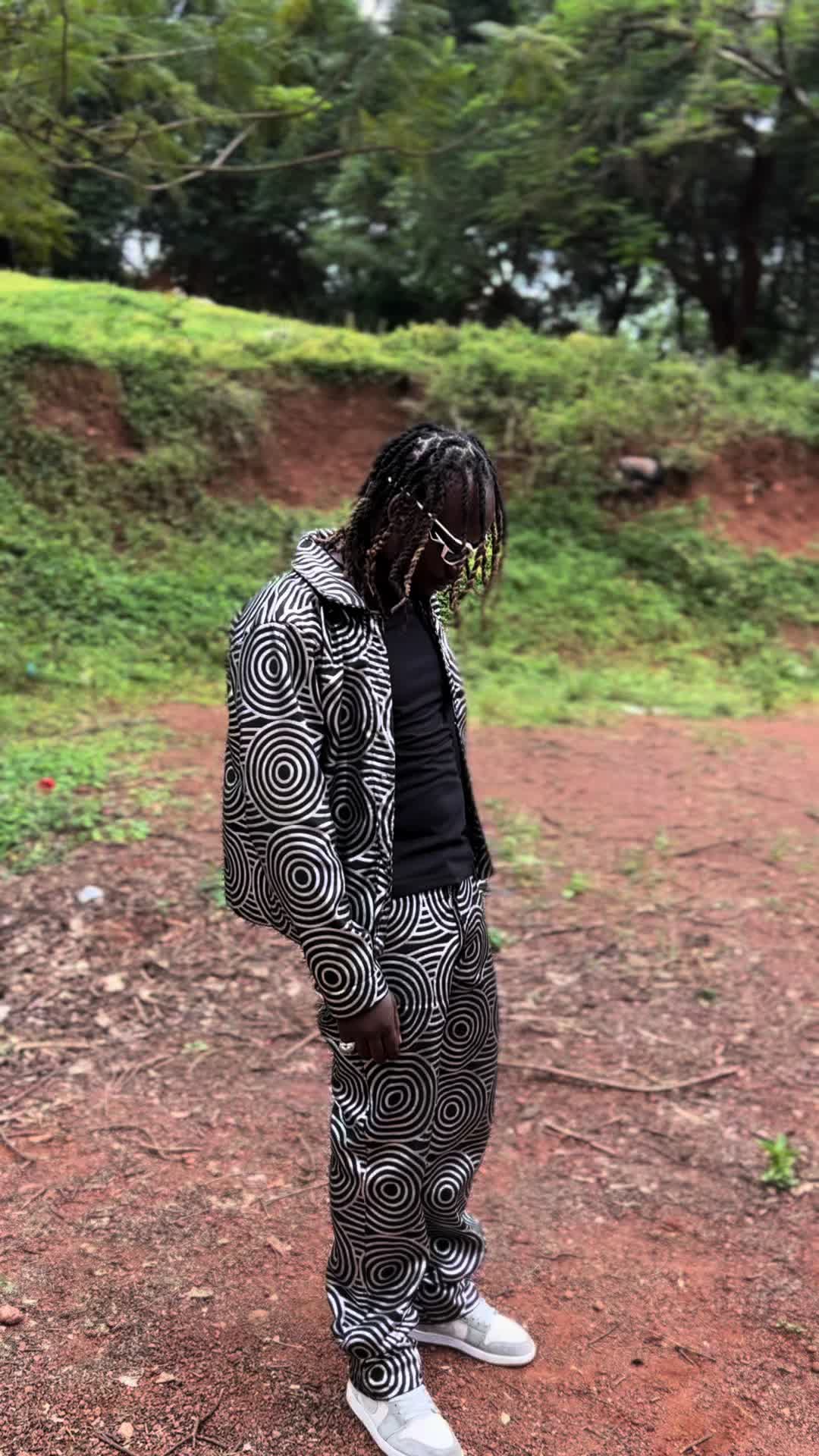 @FlossDaArtist🇺🇬🇬🇧