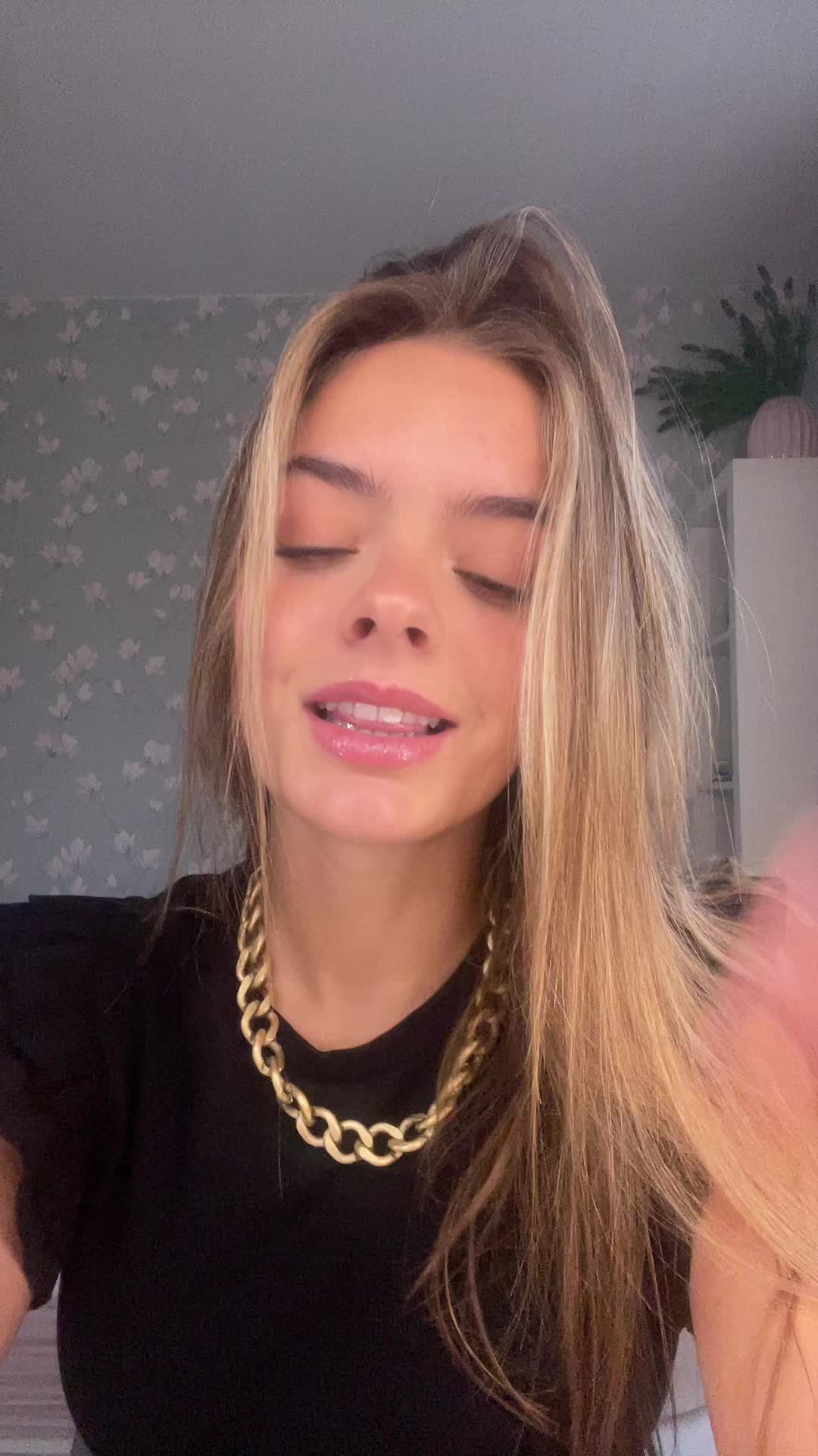 @Valentina
