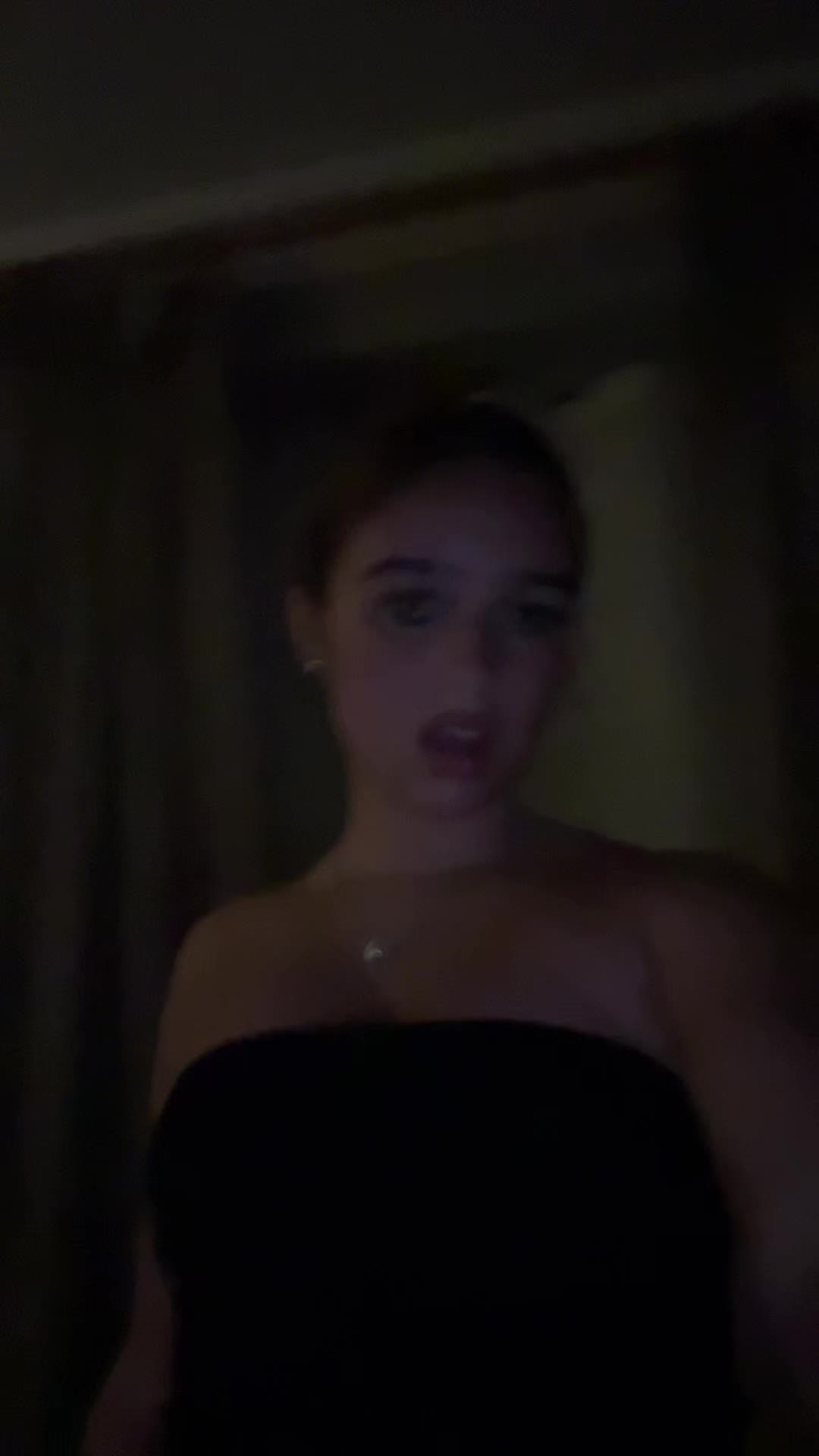 @caitlinelliejonesxx