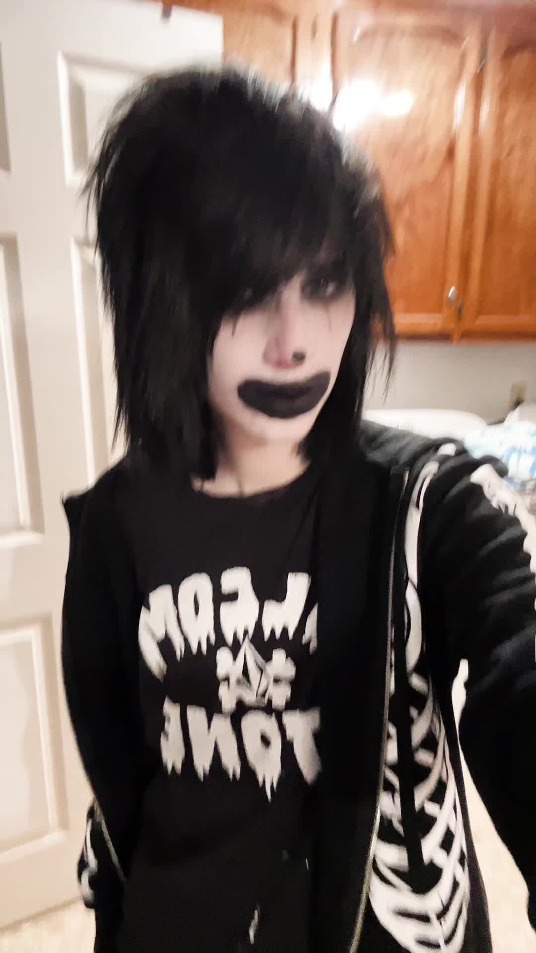 @⦻☣️CourageTheCowardlyCody☣️⦻