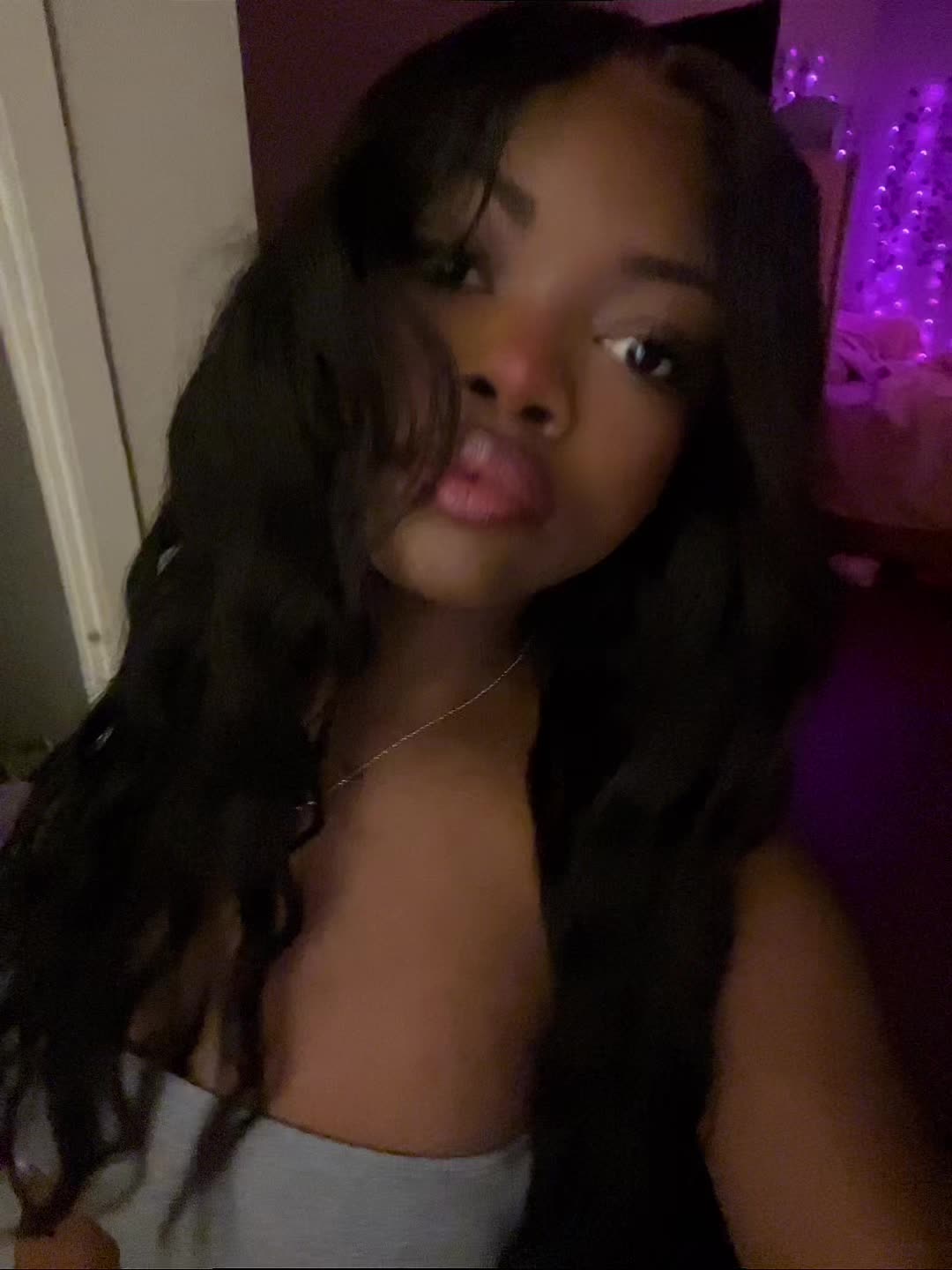 @r.
