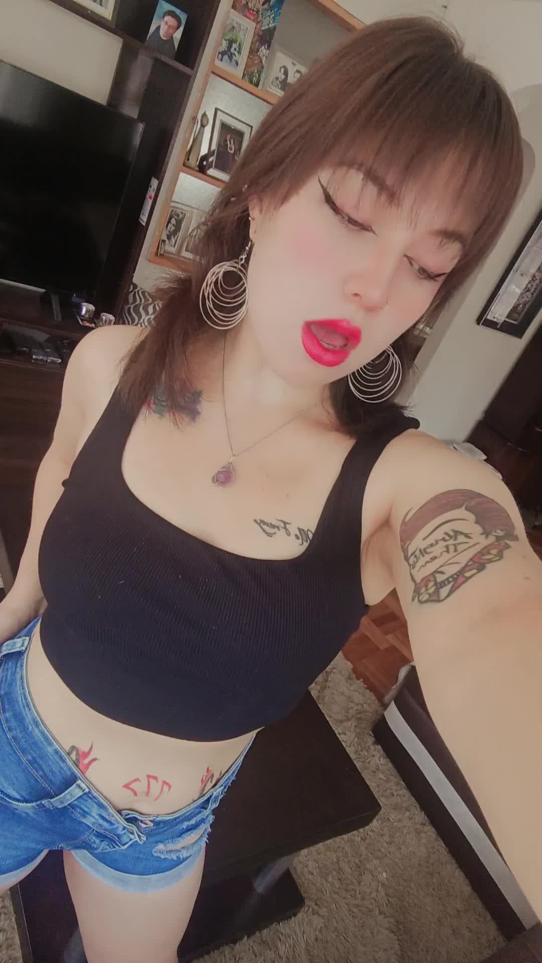 @StrawberryCake🇧🇴