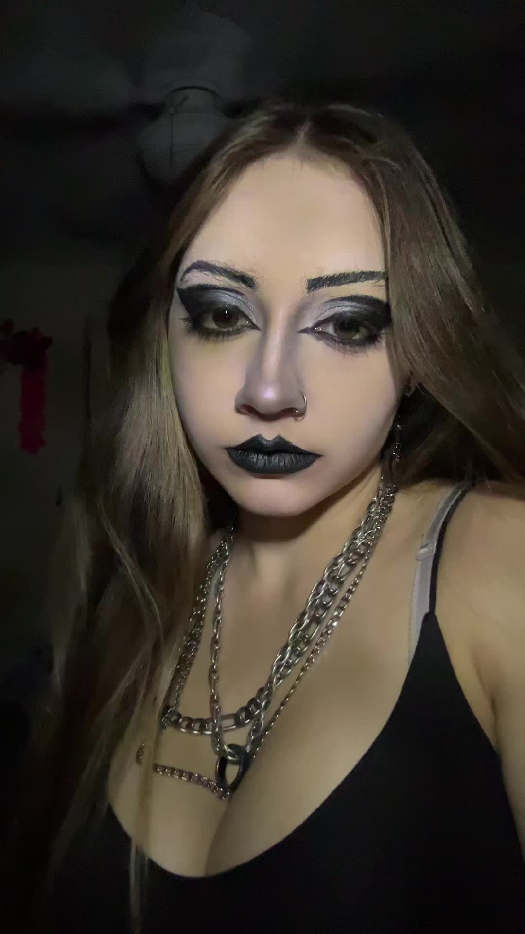 @Lilly 🖤🦇