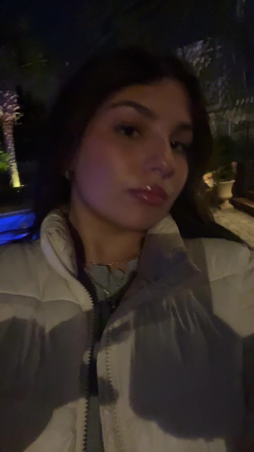 @bella