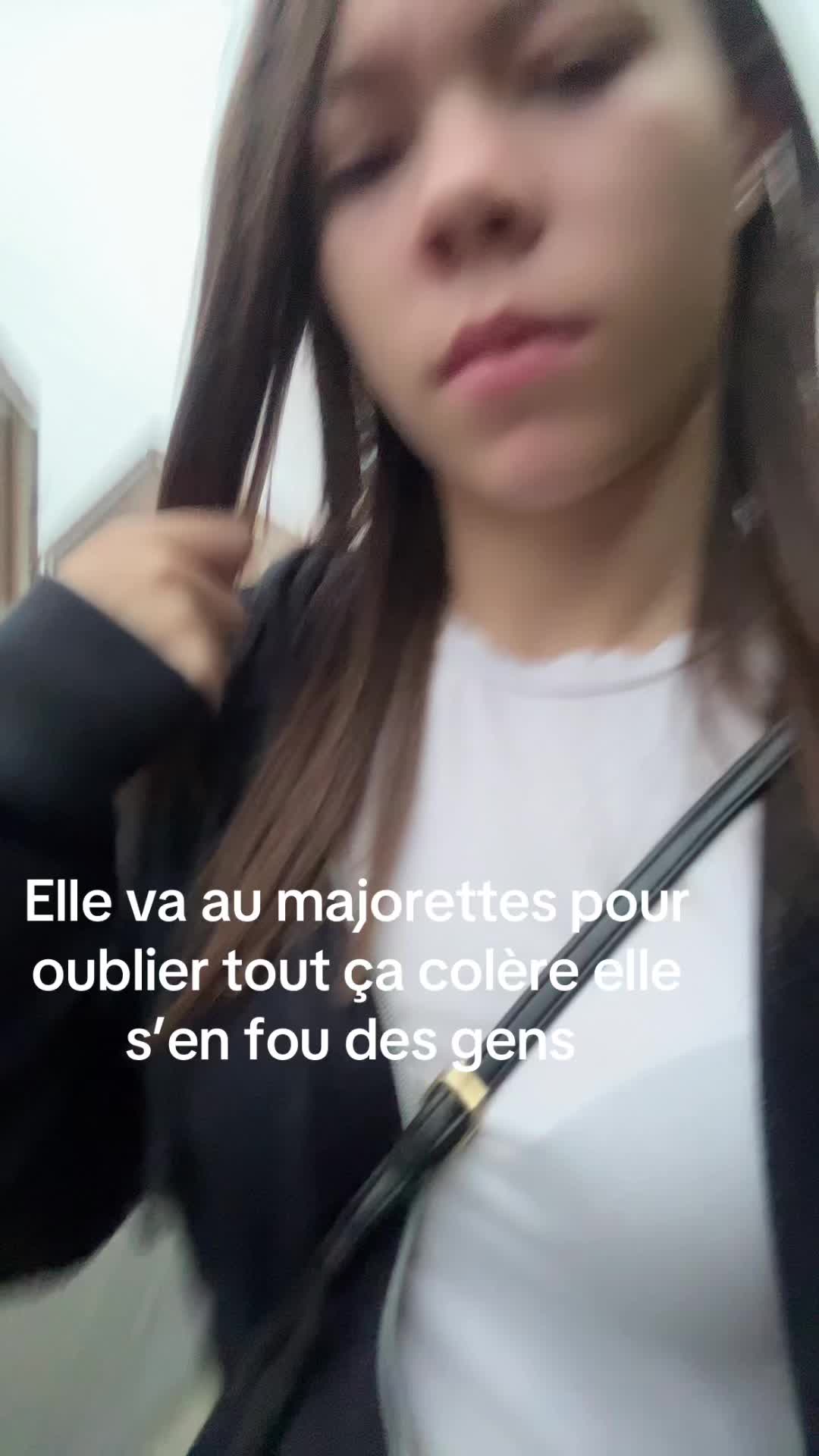 @꧁⪻🌺Ɫⱥ&upsilon;🌺⪼꧂