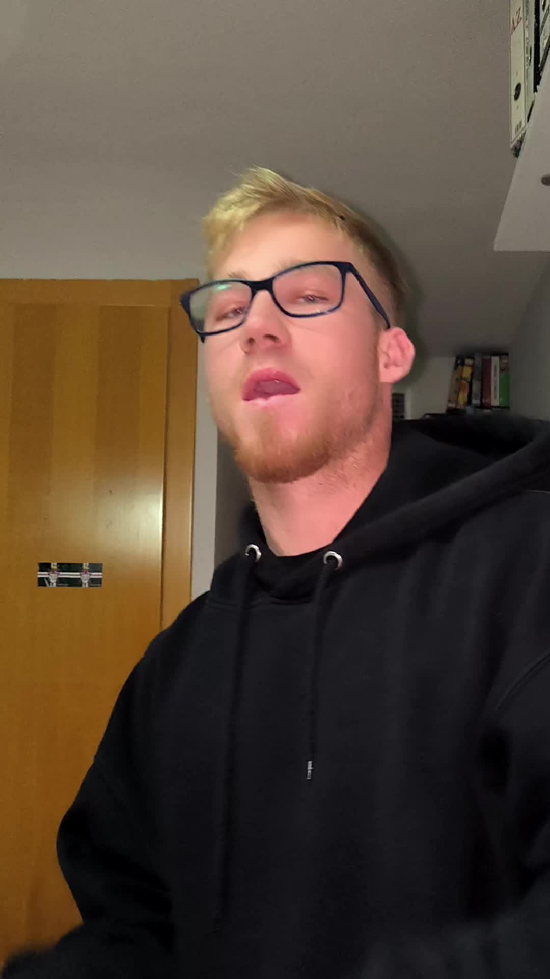 @AleeeX