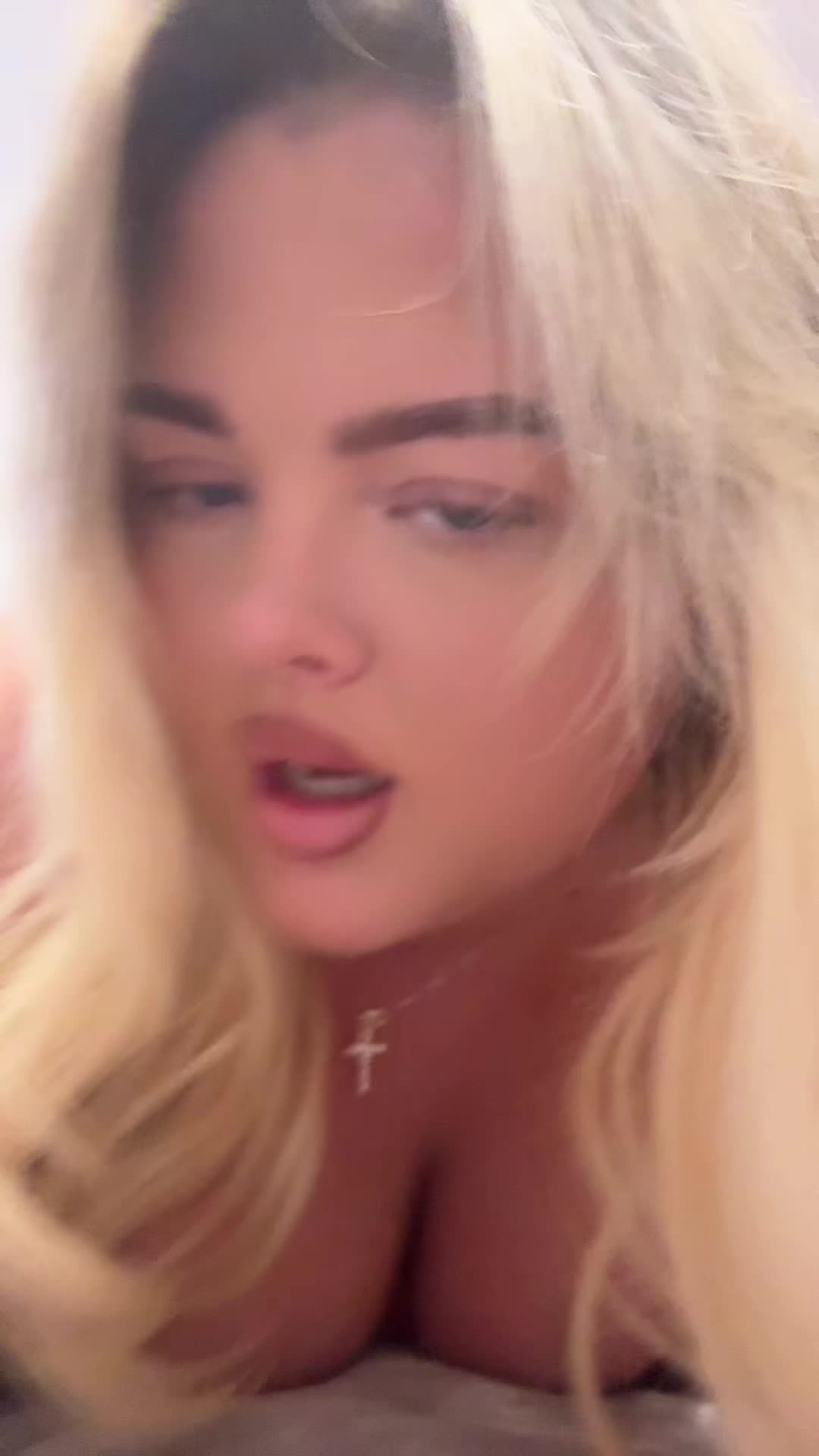 @M O L L S