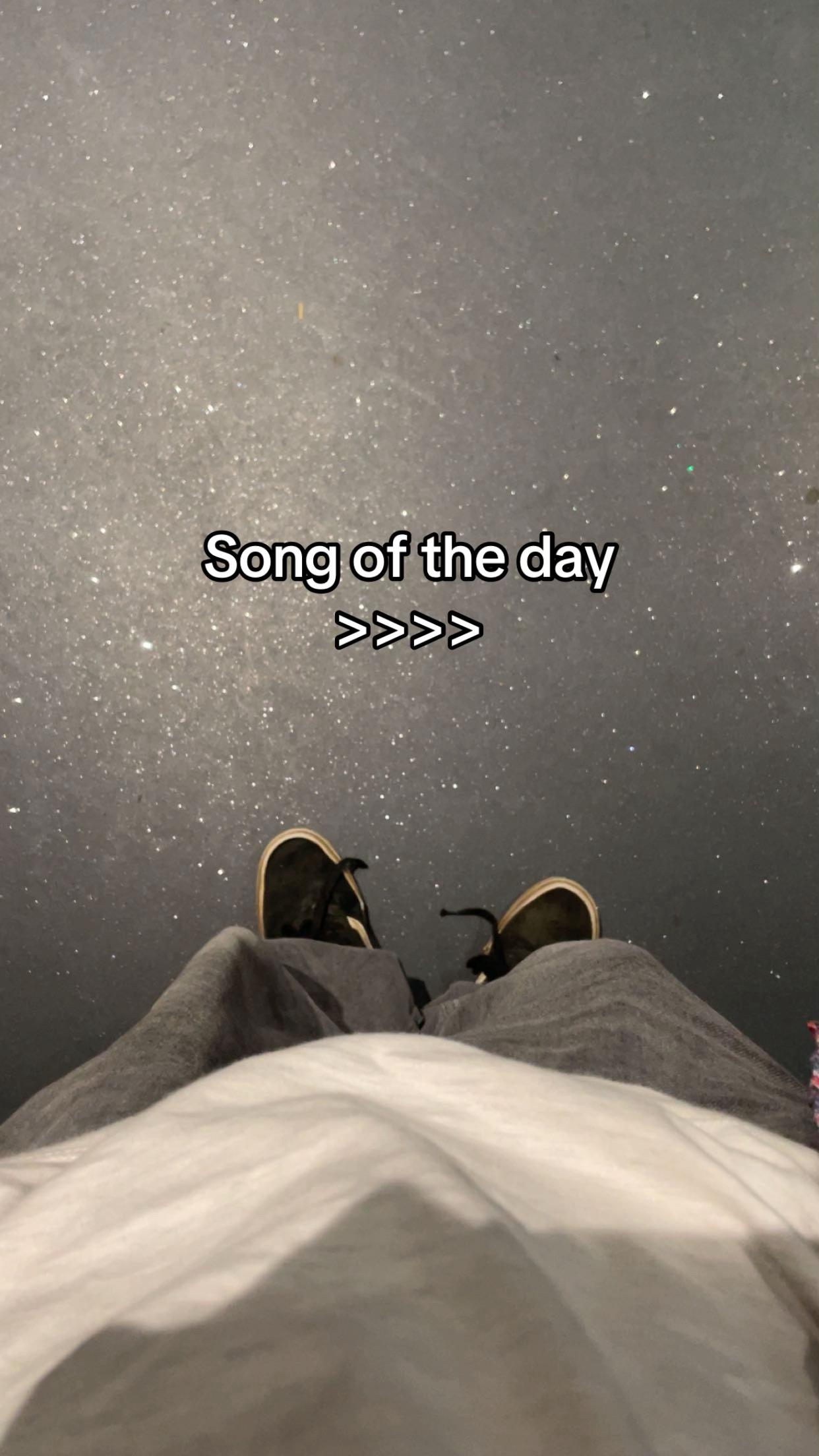 @✰