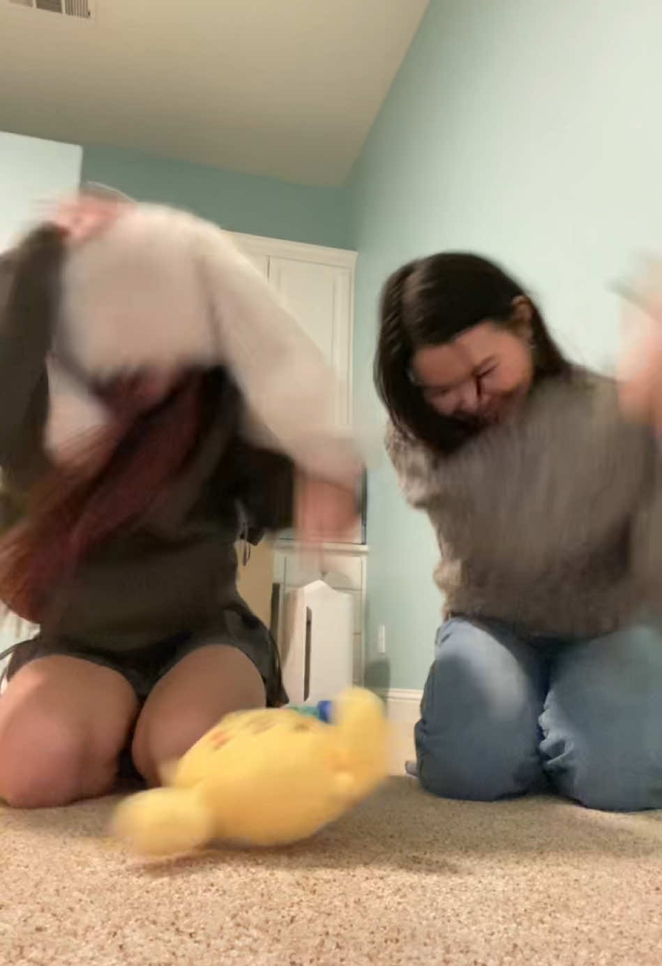 @juliamillion