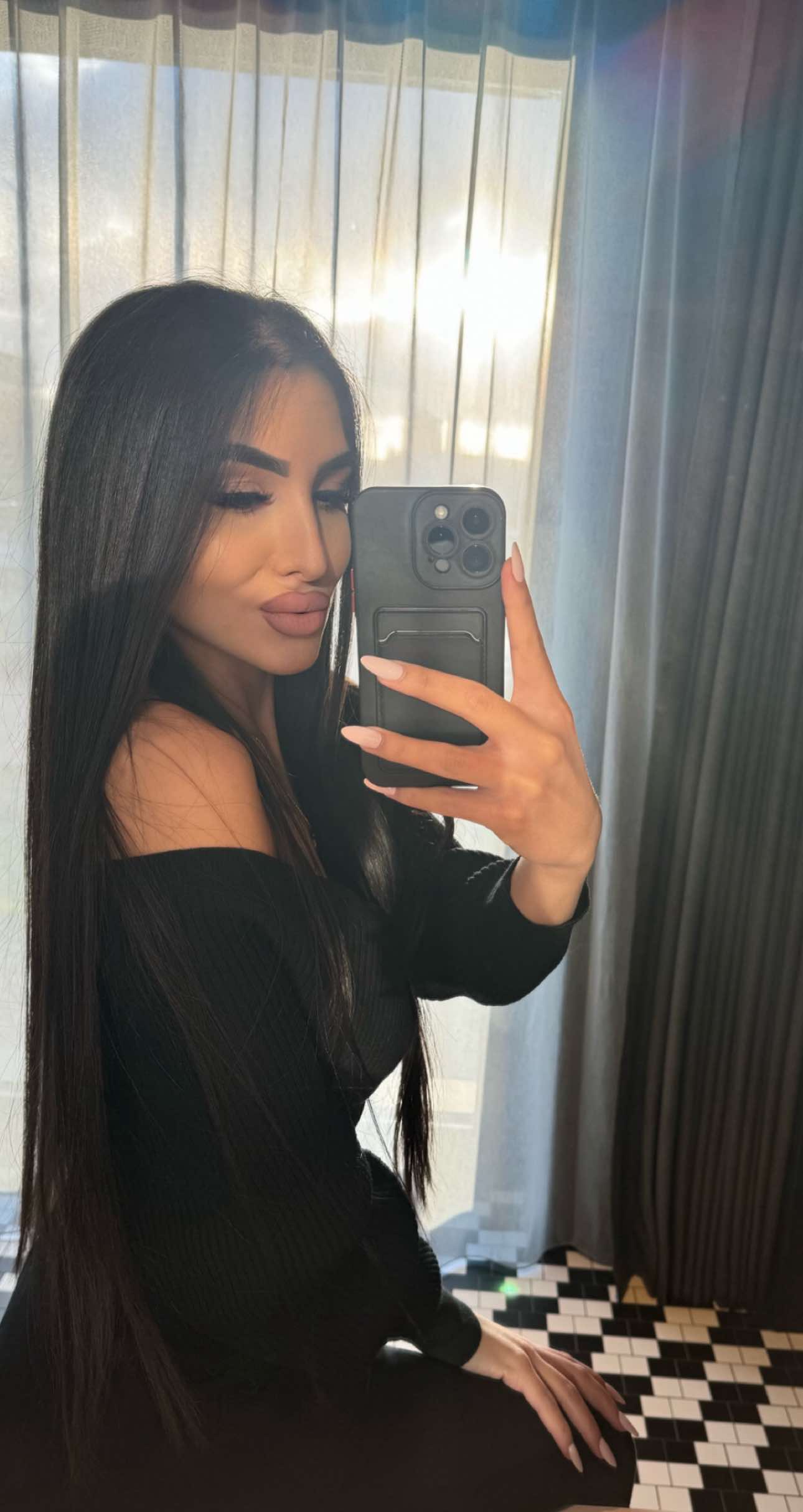 @𝐤𝐫𝐢𝐬𝐭𝐢𝐧𝐚 👑