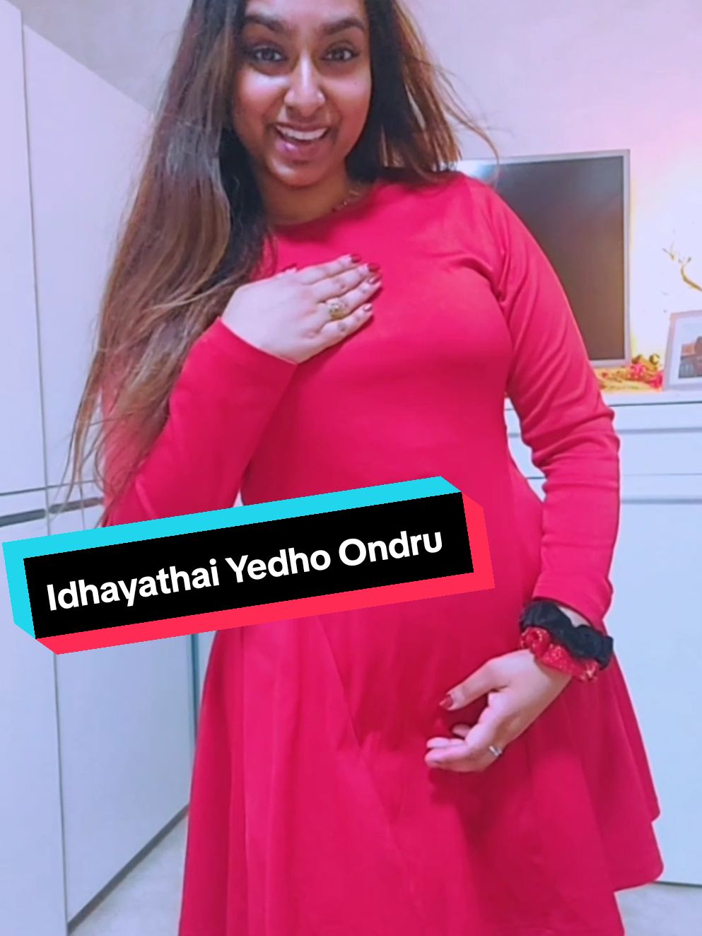 @WhoAmISarah