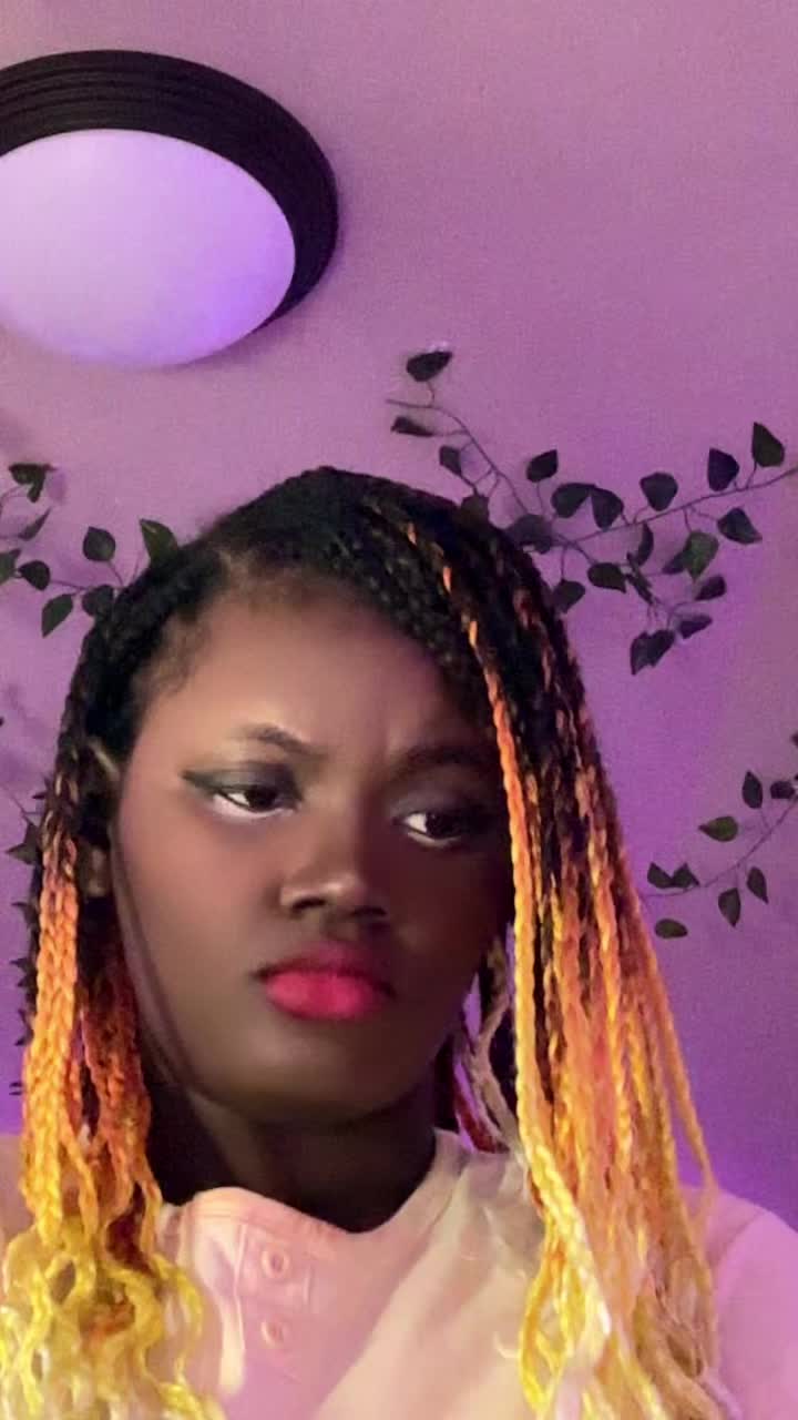 @itzjustamie