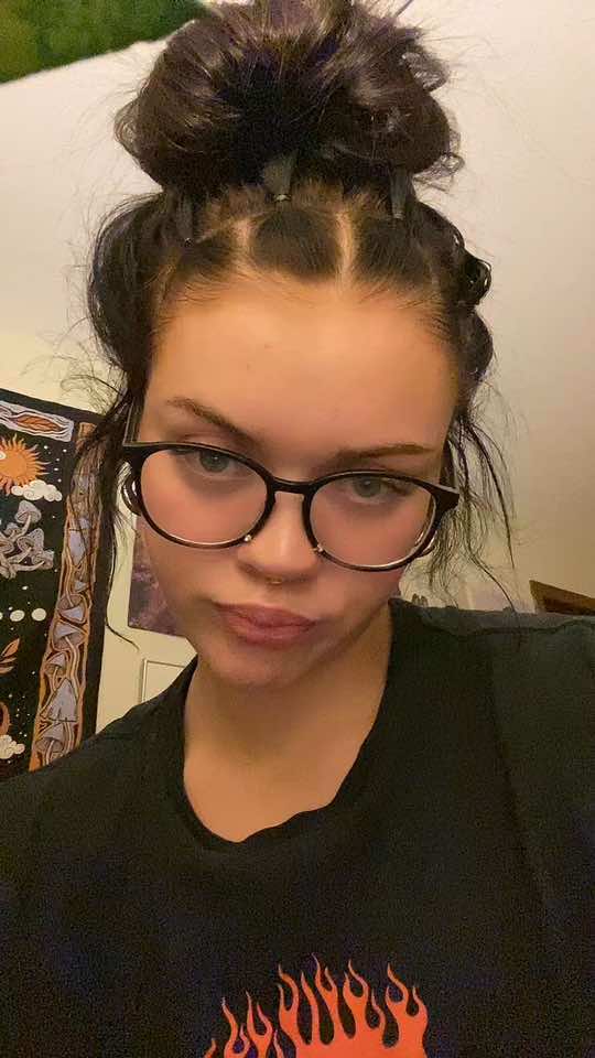 @zobasicallyy