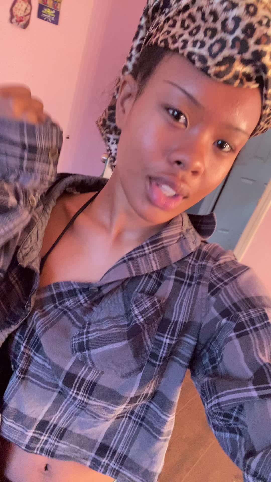 @monsterrbrat