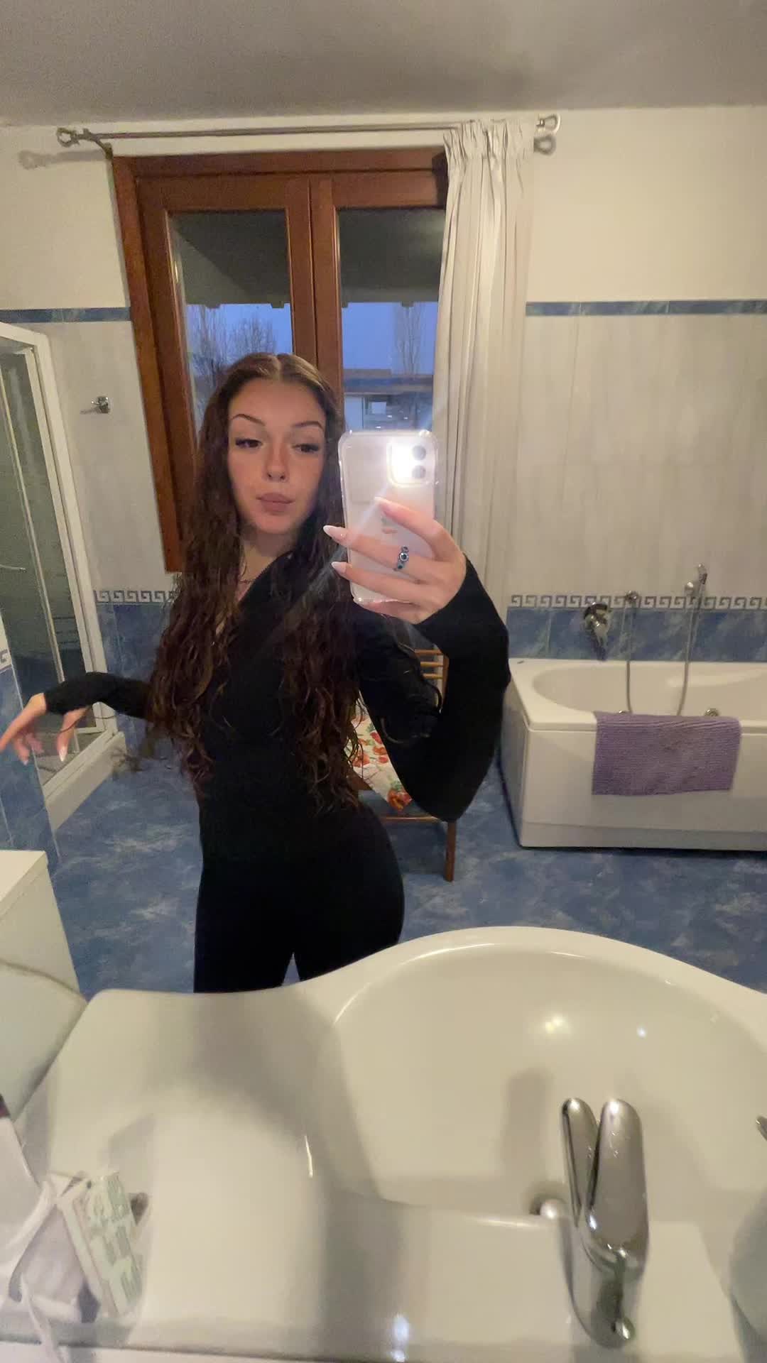 @𝒜𝓊𝓇𝒾𝓍