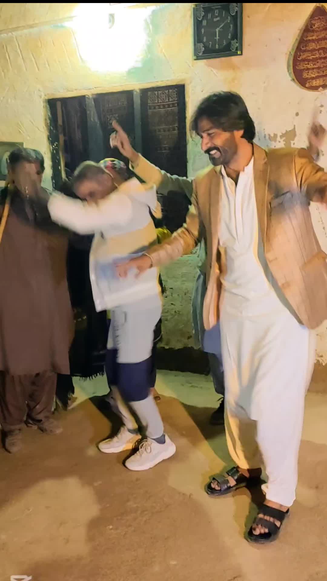 @SyedSabirLucky🤗
