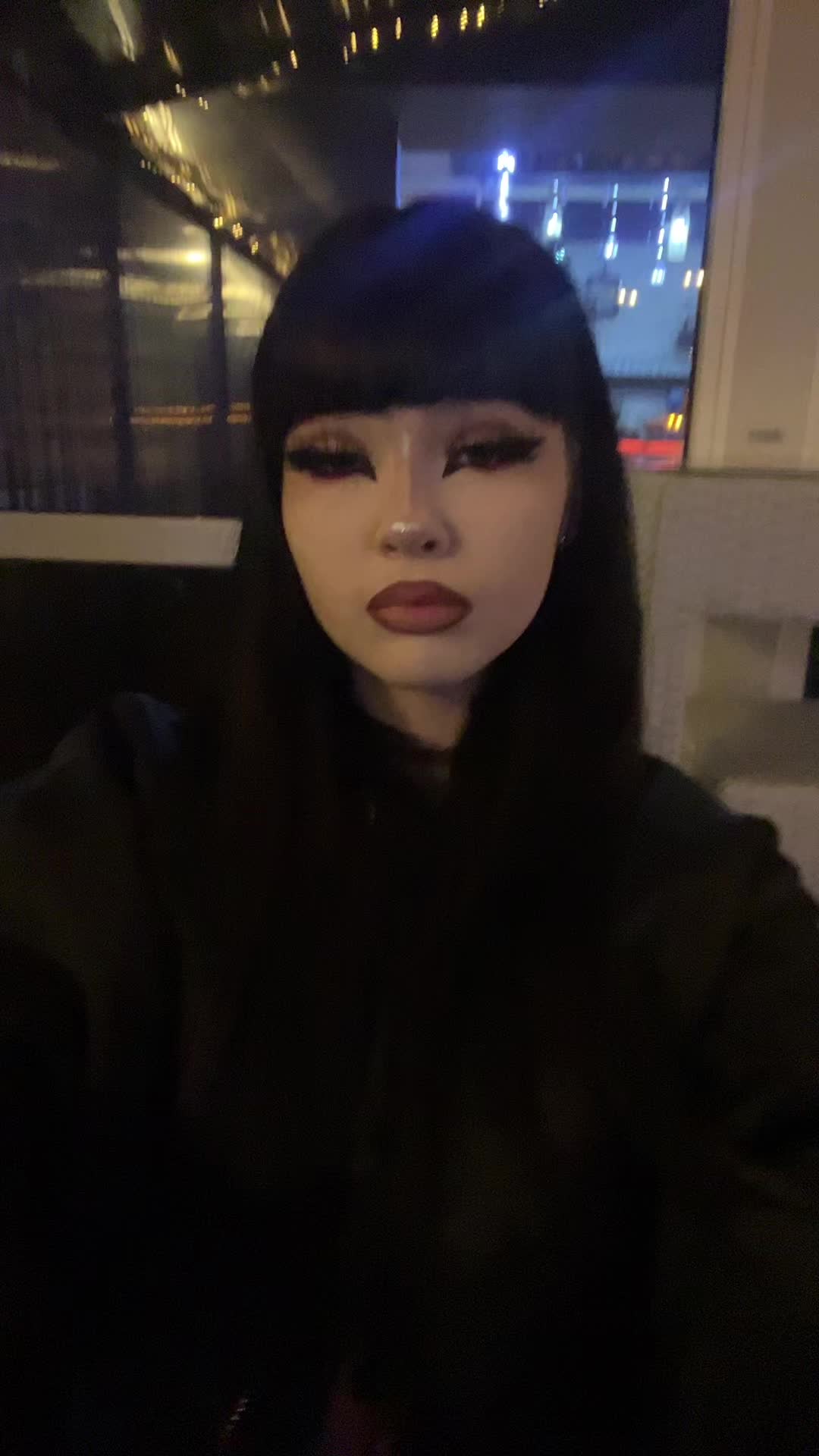 @Ava
