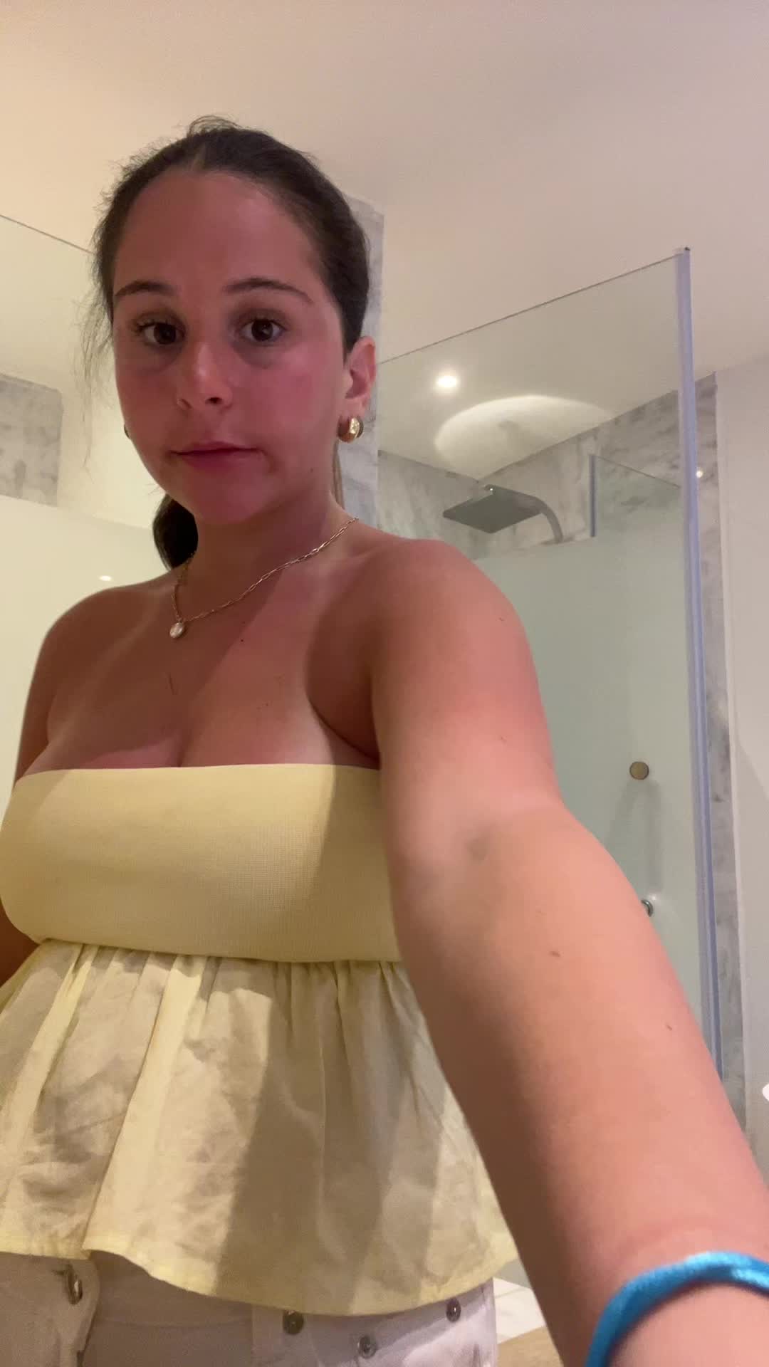@Ella