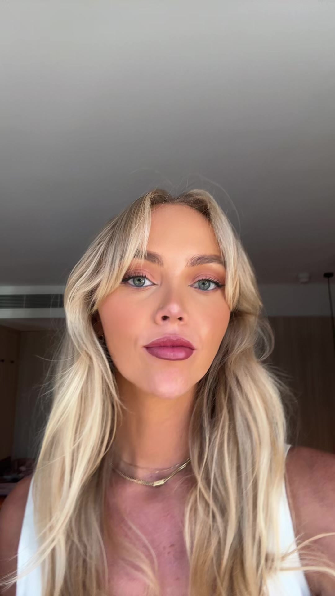 @annieknight28