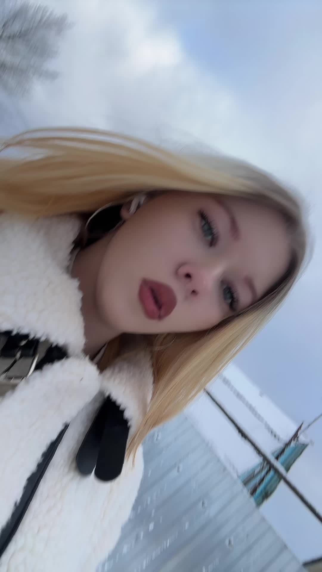 @Anechka 𝓑𝓵𝓸𝓷𝓭𝓲𝓷𝓴𝓪🎀