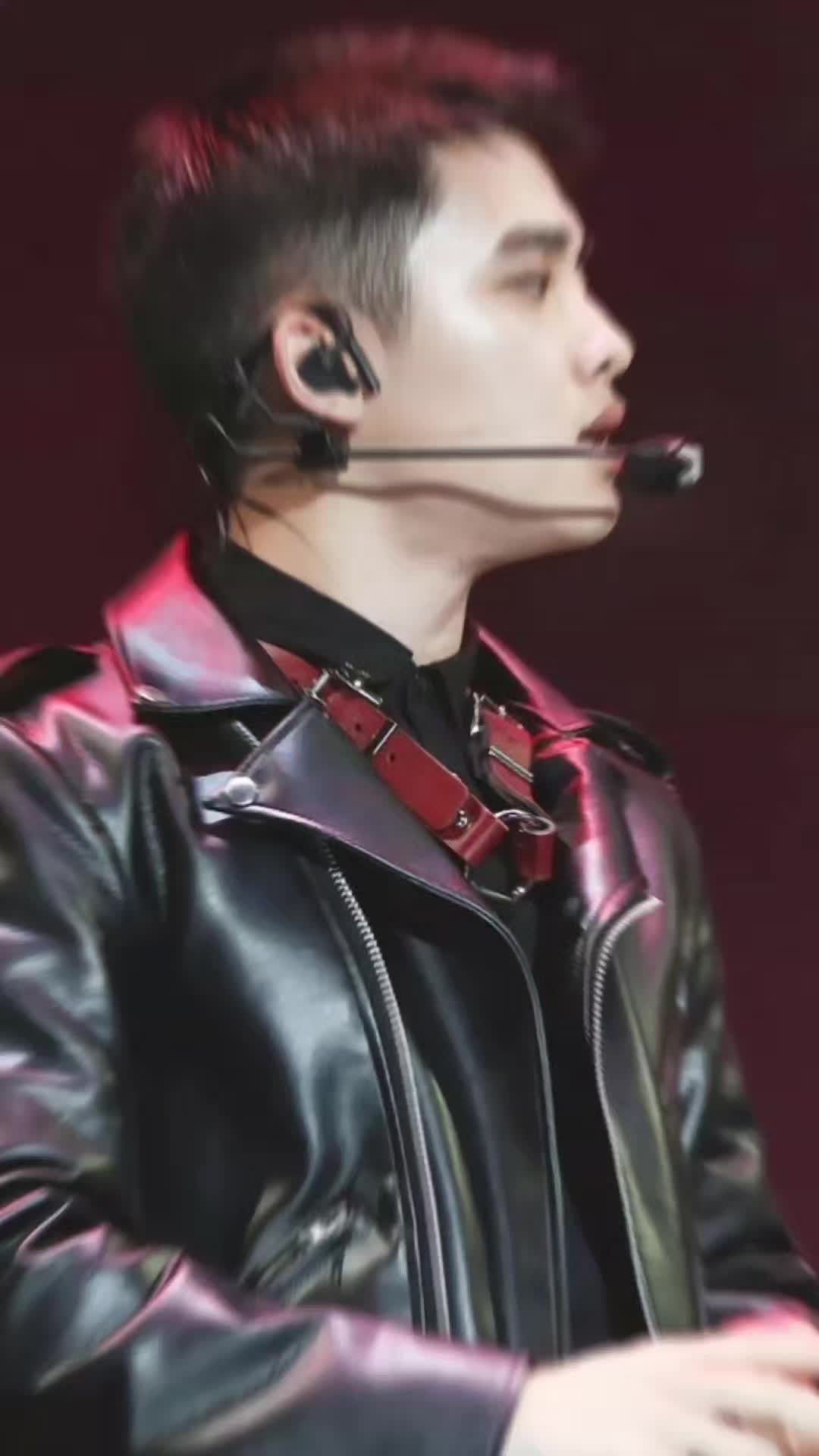 @Xiumin ❄️🐱💋🧚🏻&zwj;♂️