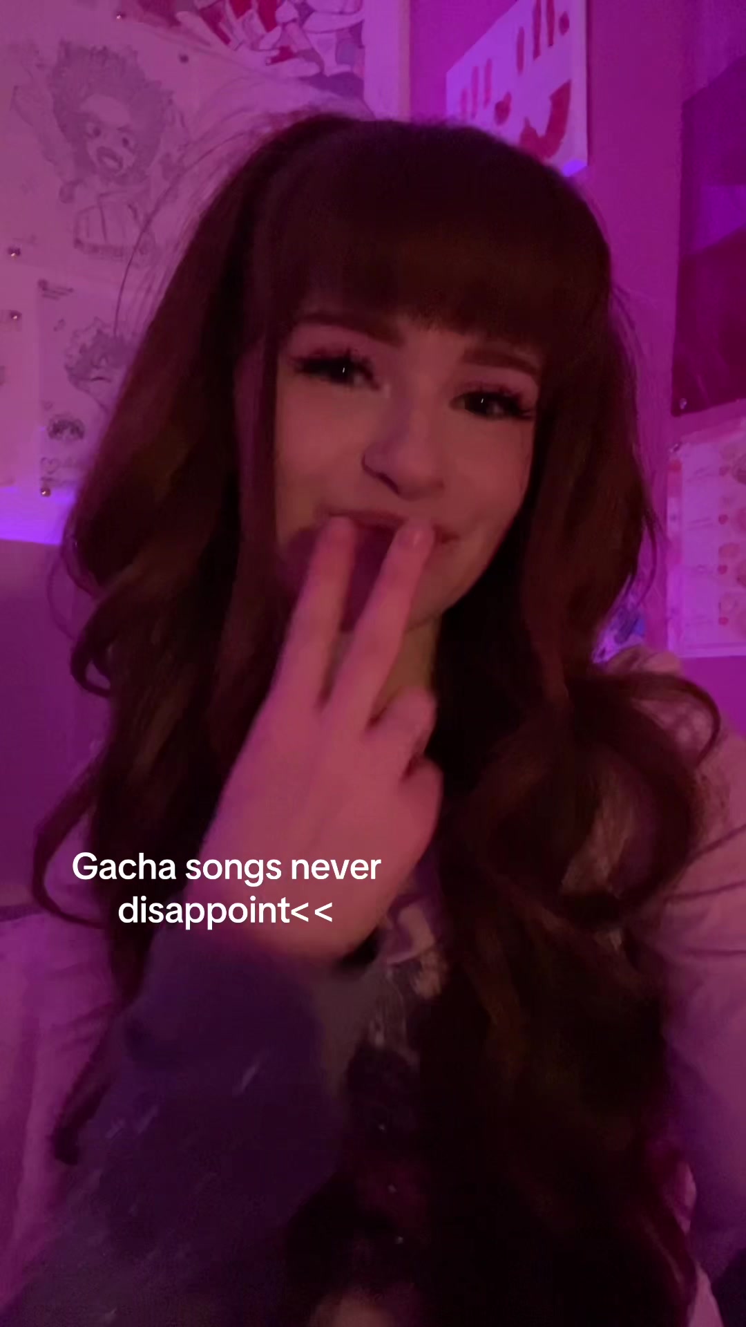 @Brooke 👩&zwj;❤️&zwj;💋&zwj;👩