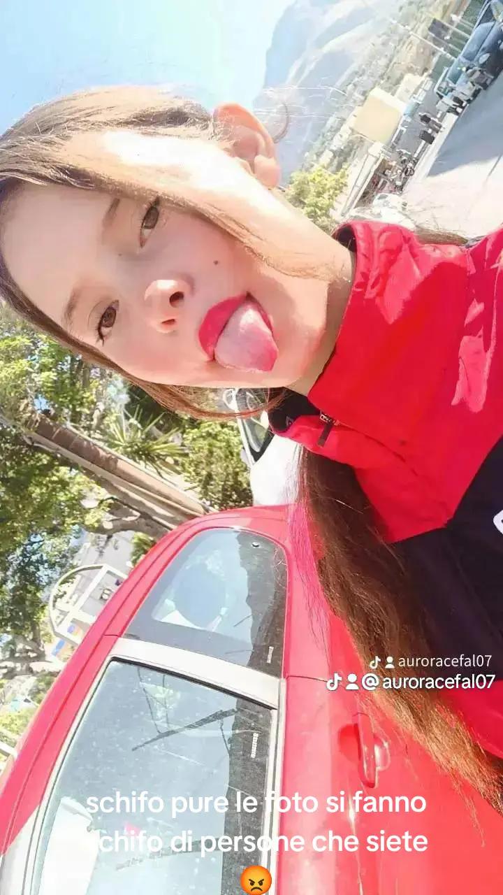 @Aurora Cefal&uacute;