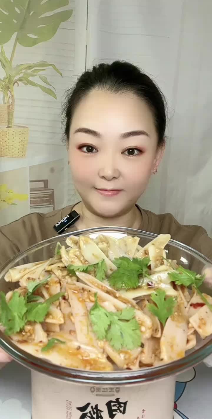 @buzz.eatingshow