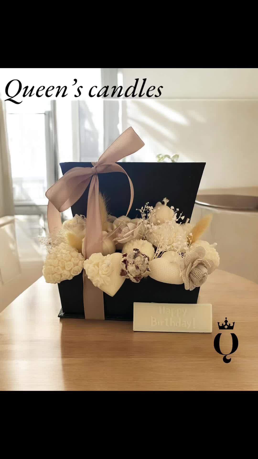 @Queen&rsquo;s Candles