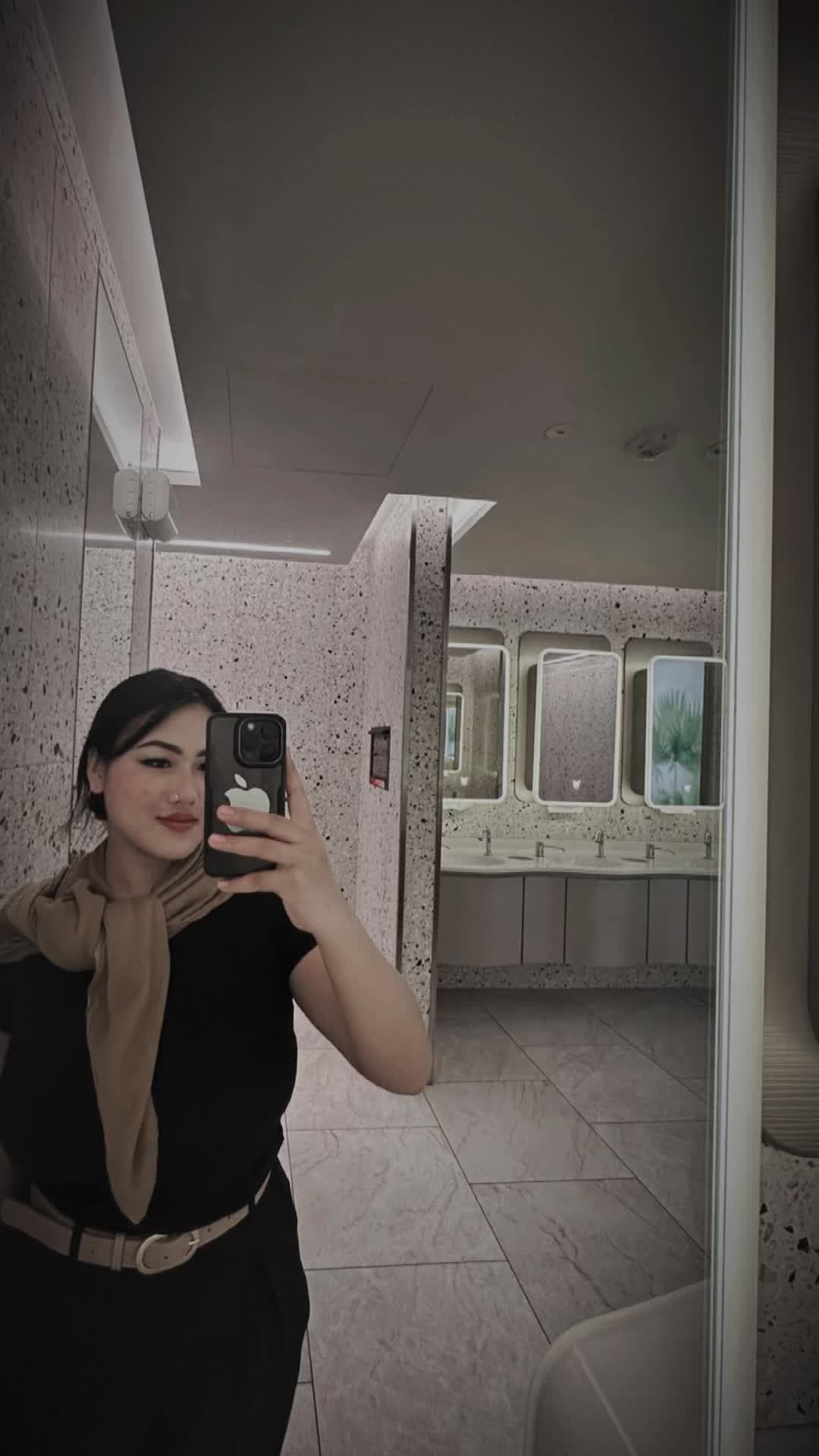 @Hot mom