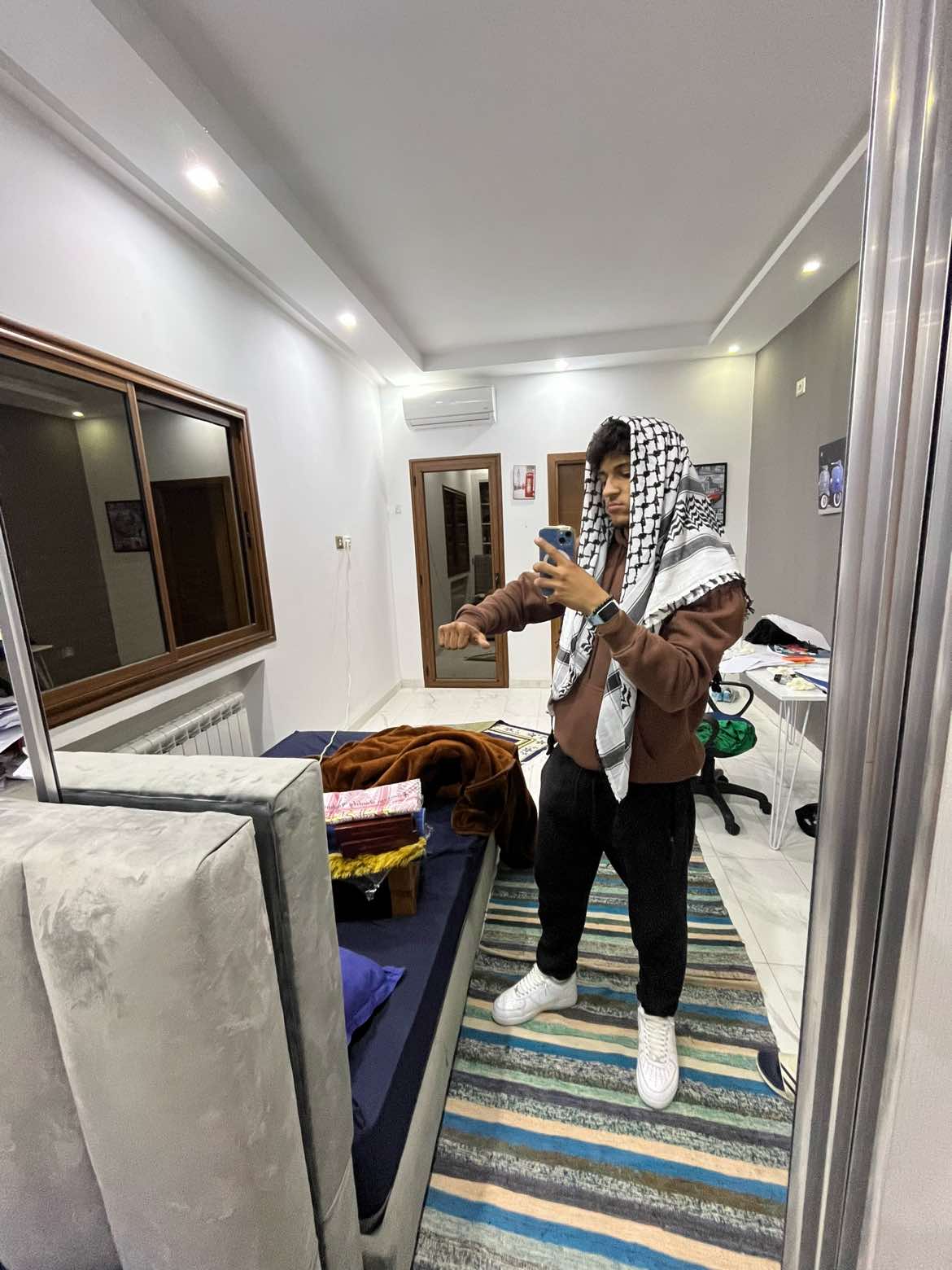 @ademb.m
