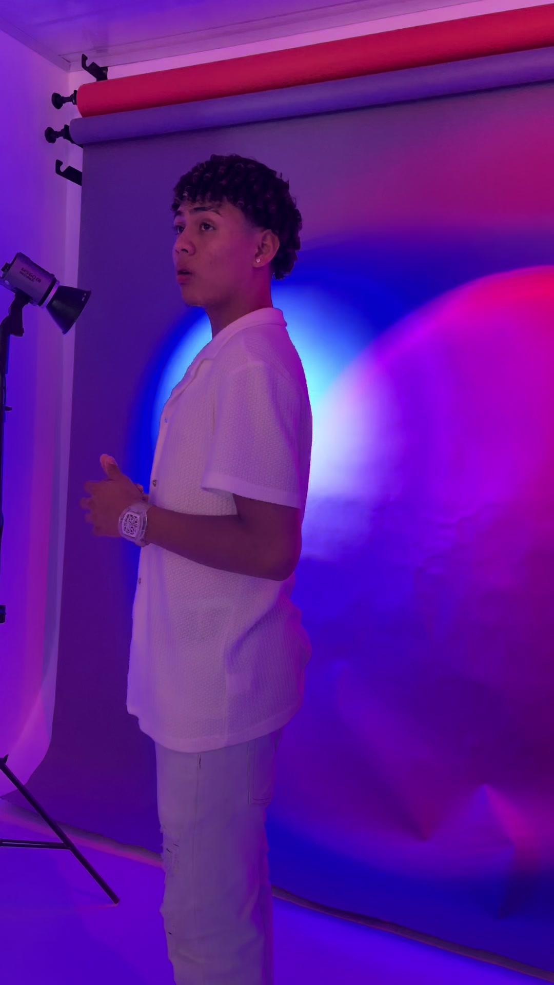 @L U I S ⋆