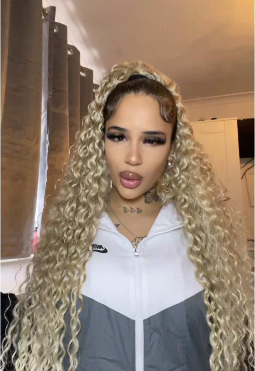 @curlytgoneghost