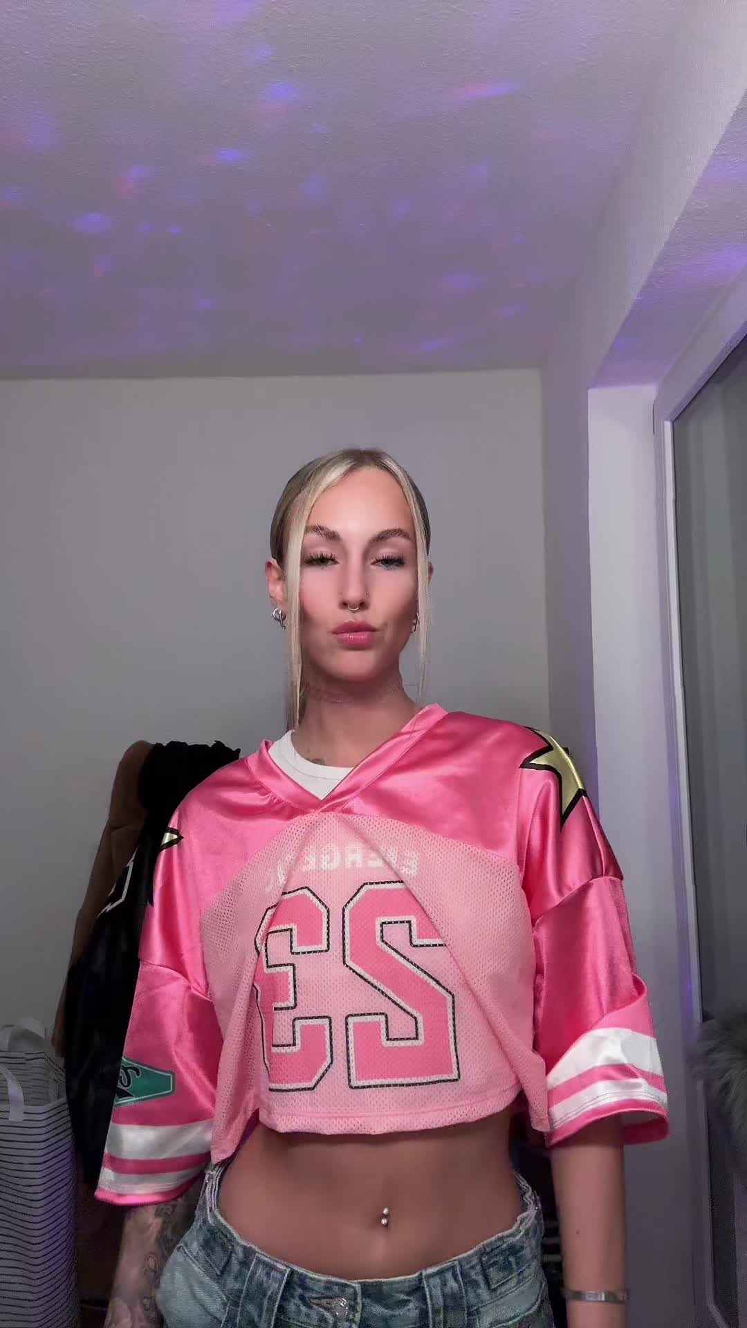 @Leonie