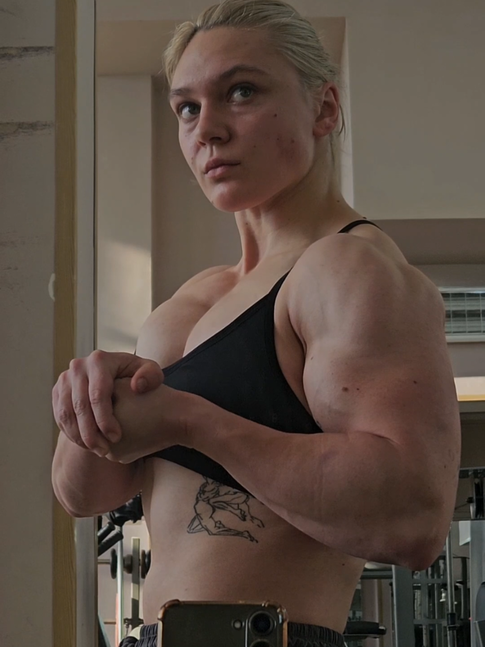 @muscle_blondi